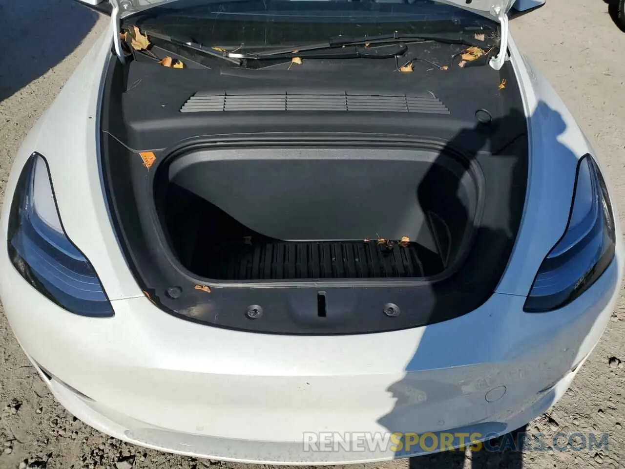11 Photograph of a damaged car 5YJYGDEEXMF268491 TESLA MODEL Y 2021