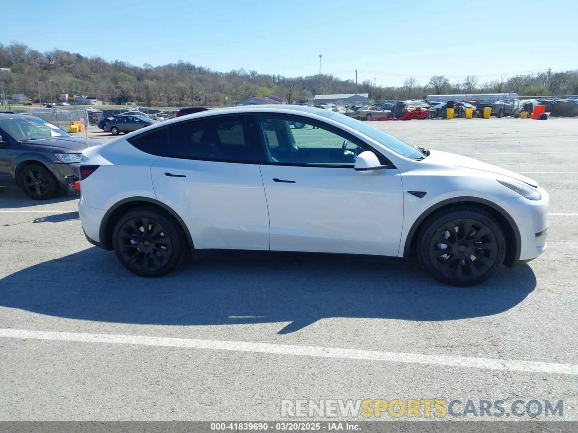 14 Photograph of a damaged car 5YJYGDEEXMF304096 TESLA MODEL Y 2021