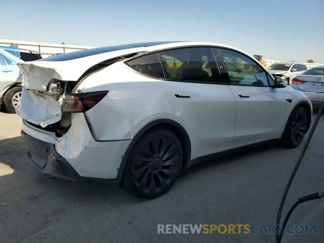 3 Фотография поврежденного автомобиля 5YJYGDEF0MF196970 TESLA MODEL Y 2021
