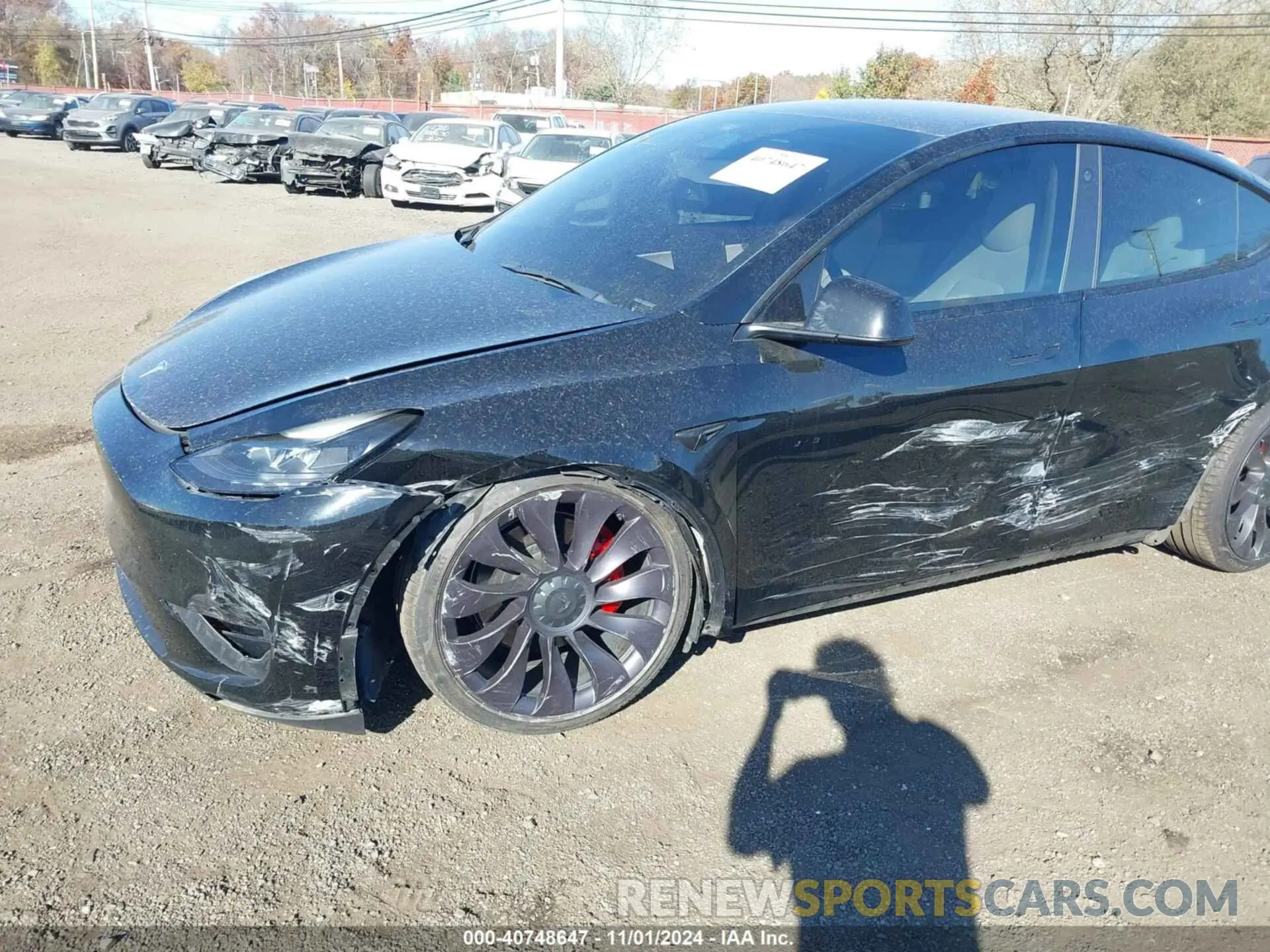 19 Photograph of a damaged car 5YJYGDEF0MF215890 TESLA MODEL Y 2021