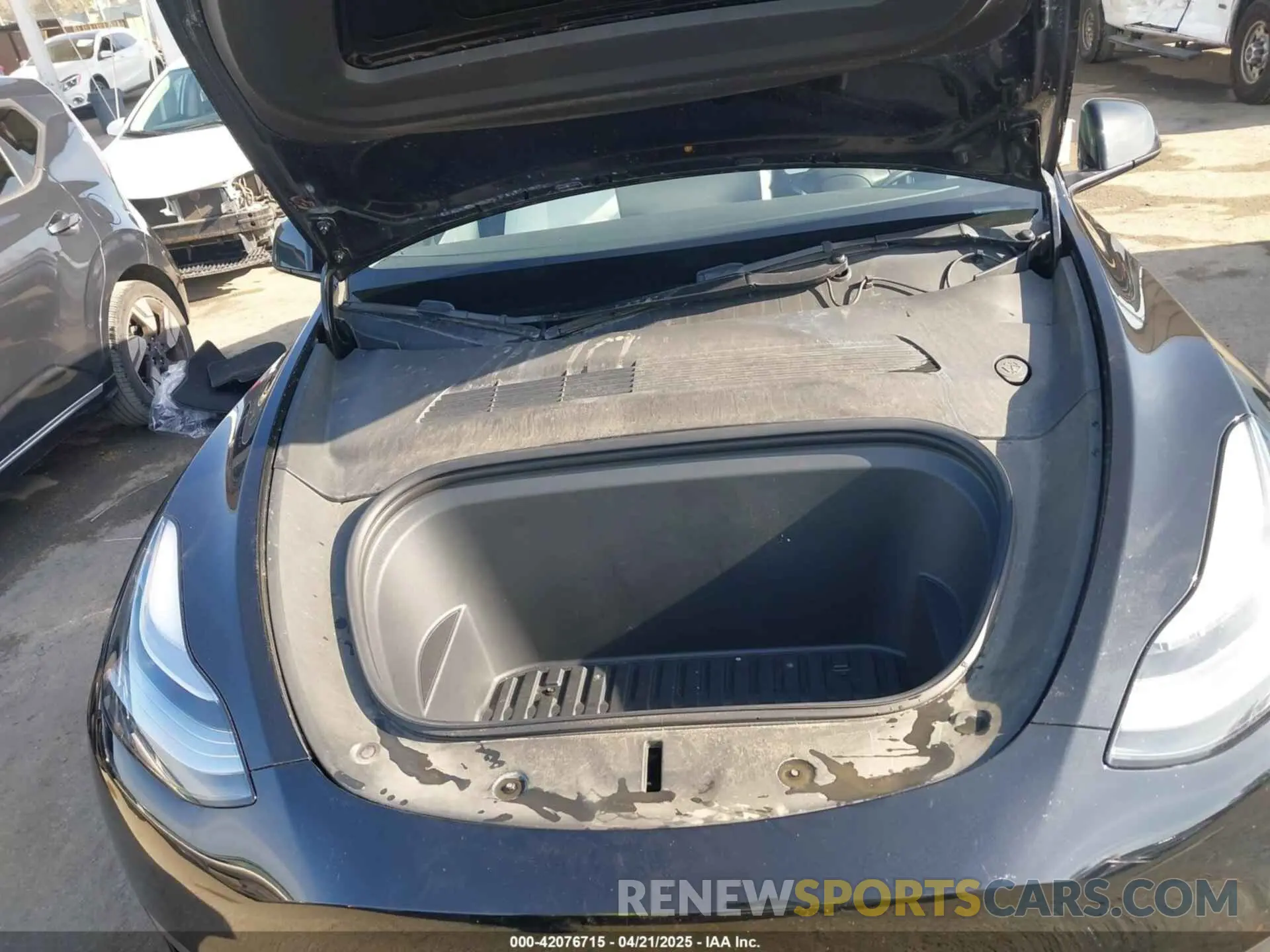 10 Photograph of a damaged car 5YJYGDEF1MF092889 TESLA MODEL Y 2021