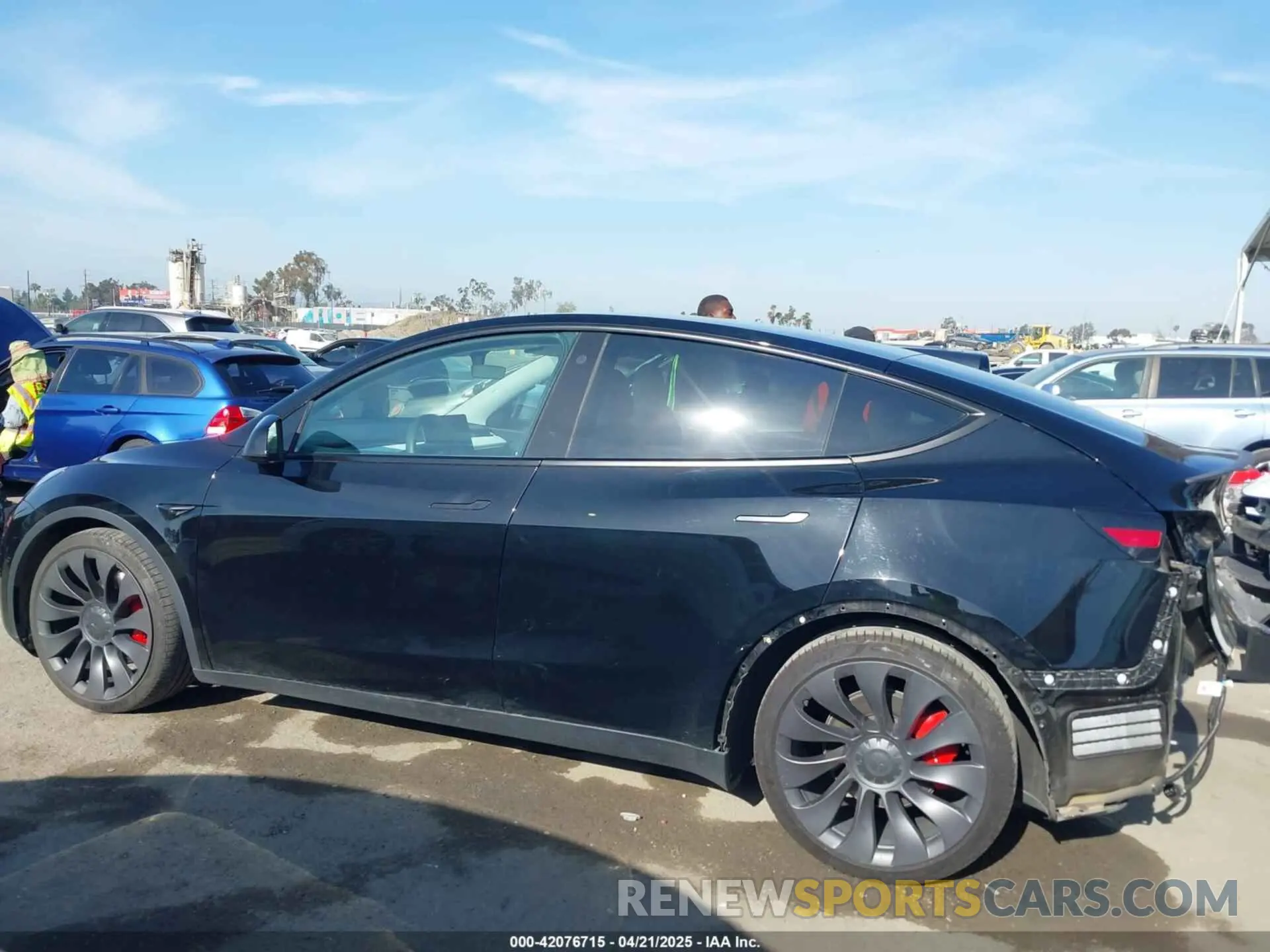 14 Photograph of a damaged car 5YJYGDEF1MF092889 TESLA MODEL Y 2021
