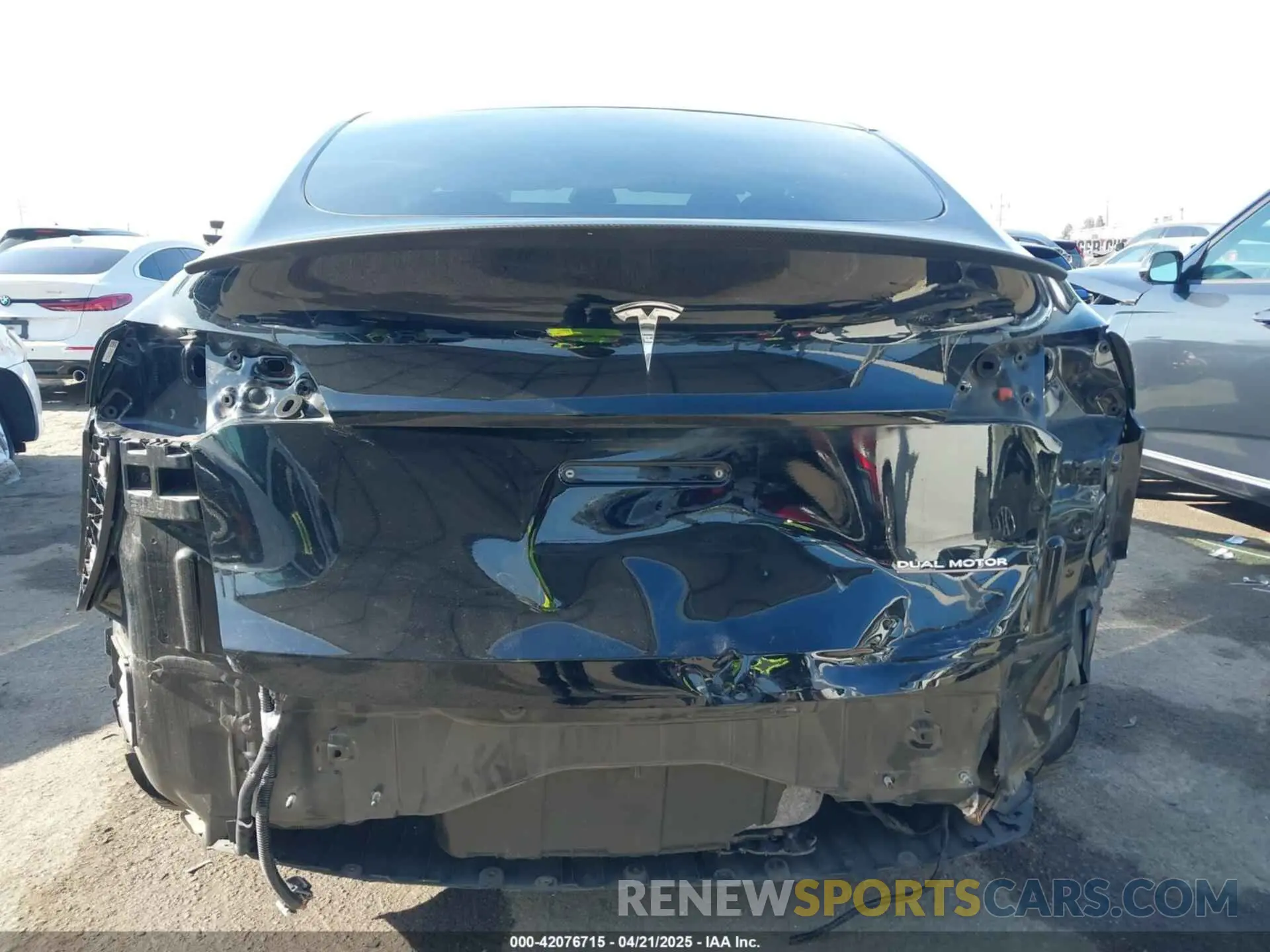 16 Photograph of a damaged car 5YJYGDEF1MF092889 TESLA MODEL Y 2021