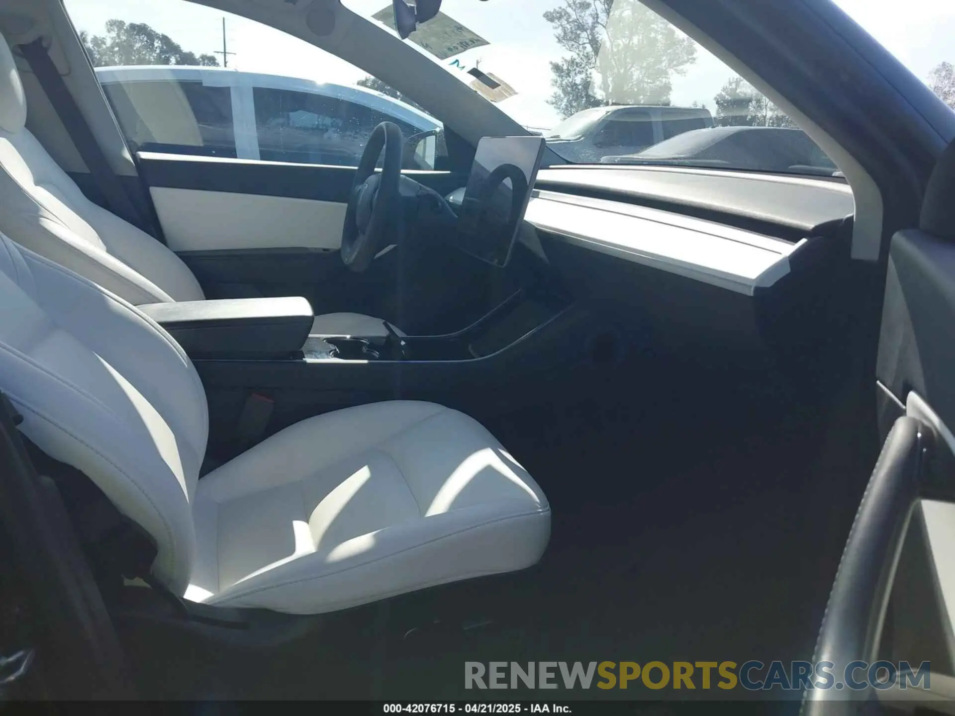 5 Photograph of a damaged car 5YJYGDEF1MF092889 TESLA MODEL Y 2021
