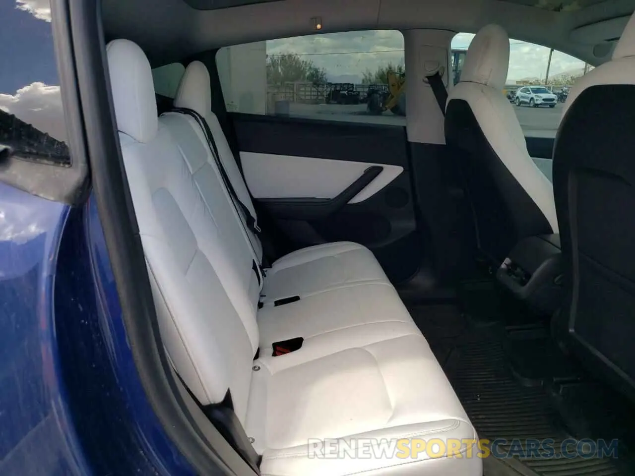 10 Photograph of a damaged car 5YJYGDEF1MF197139 TESLA MODEL Y 2021