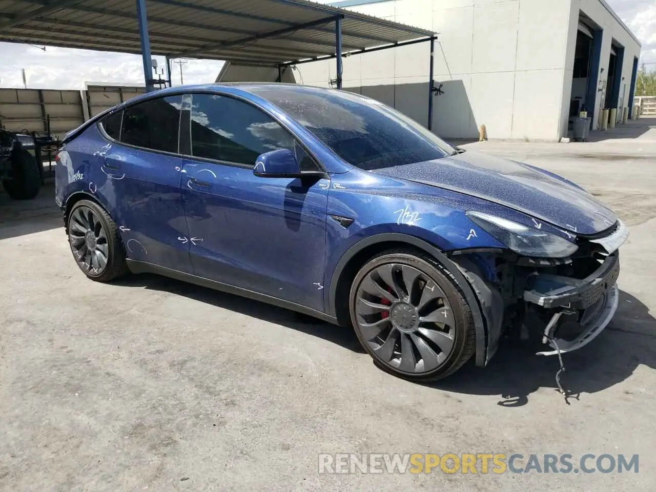 4 Photograph of a damaged car 5YJYGDEF1MF197139 TESLA MODEL Y 2021