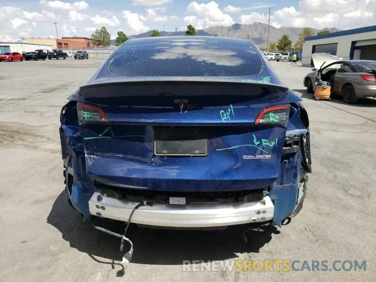 6 Photograph of a damaged car 5YJYGDEF1MF197139 TESLA MODEL Y 2021