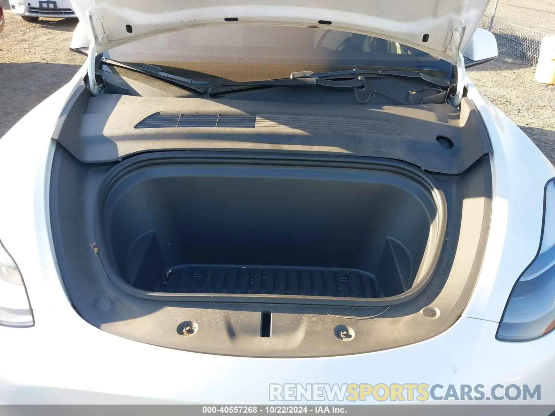 10 Photograph of a damaged car 5YJYGDEF1MF209421 TESLA MODEL Y 2021