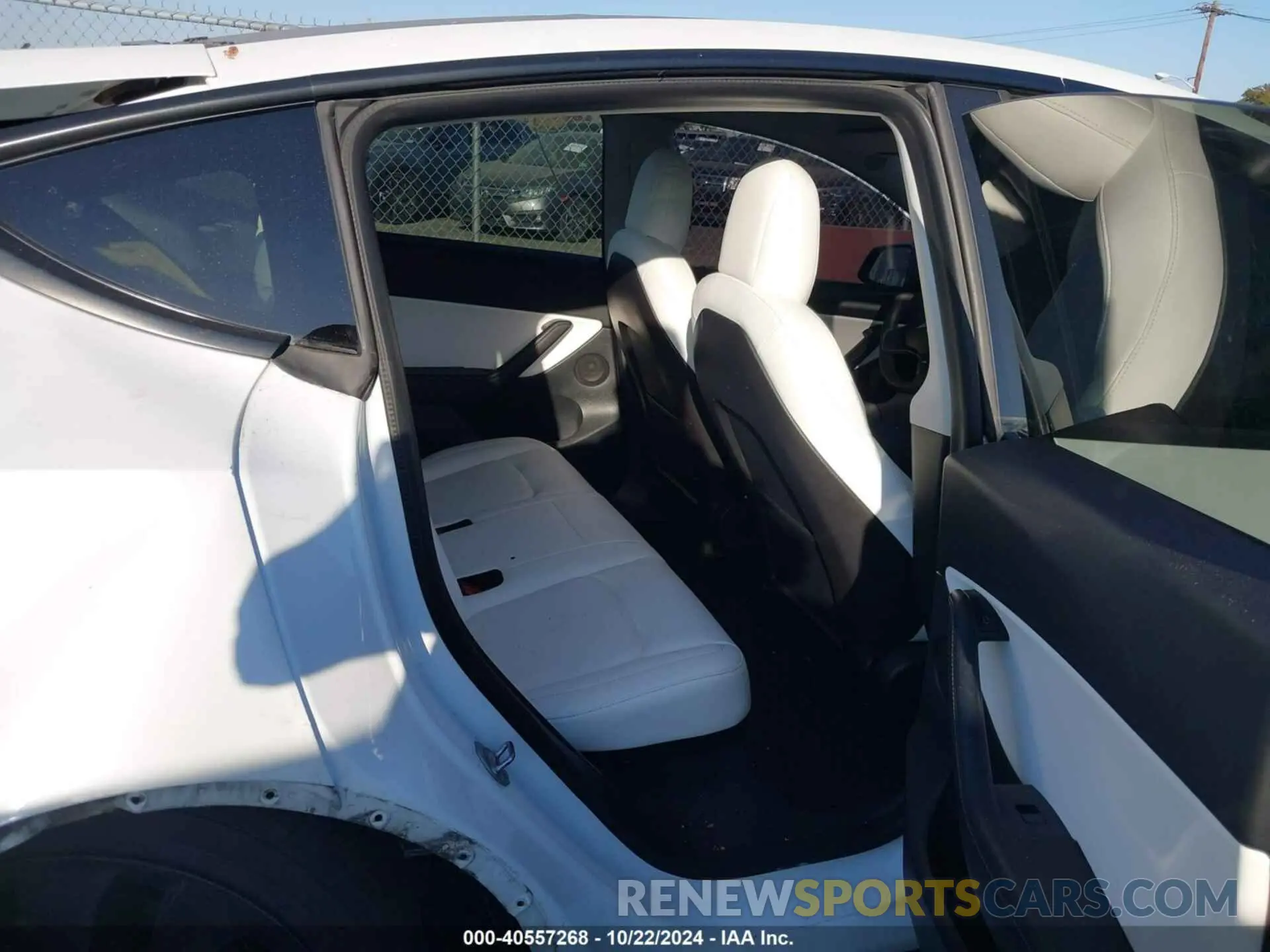 8 Photograph of a damaged car 5YJYGDEF1MF209421 TESLA MODEL Y 2021