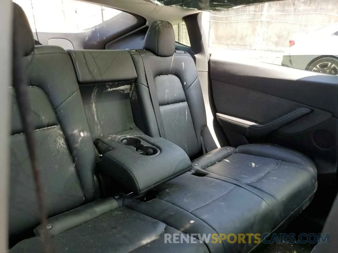 10 Photograph of a damaged car 5YJYGDEF1MF269294 TESLA MODEL Y 2021
