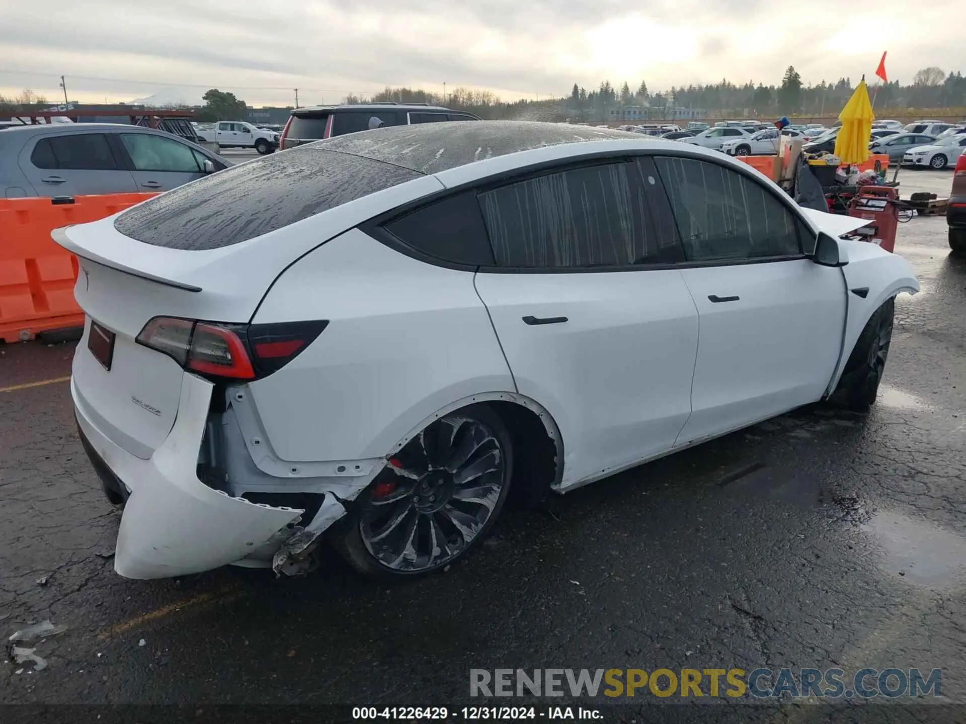 4 Фотография поврежденного автомобиля 5YJYGDEF2MF133739 TESLA MODEL Y 2021