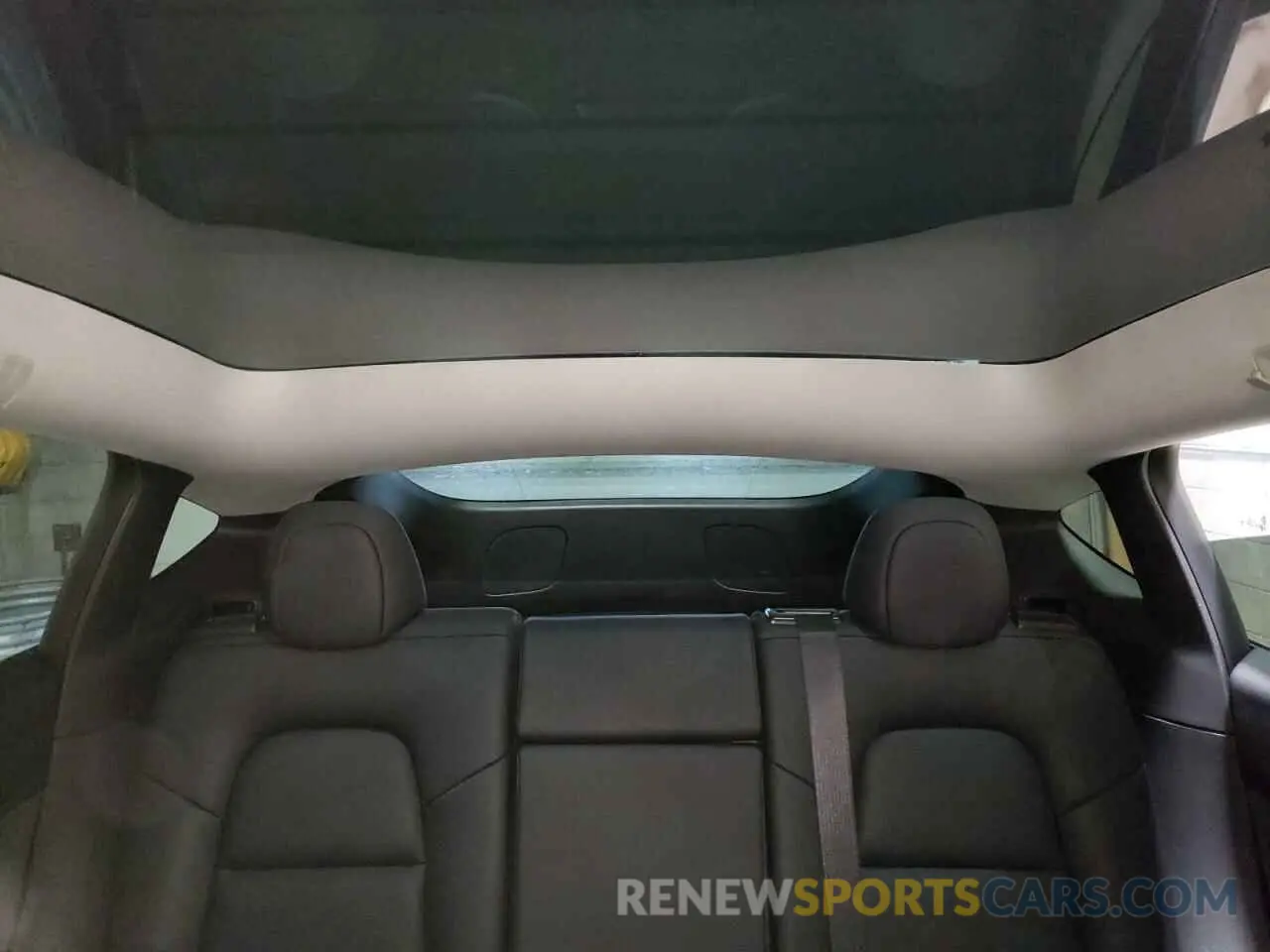 10 Photograph of a damaged car 5YJYGDEF2MF134700 TESLA MODEL Y 2021
