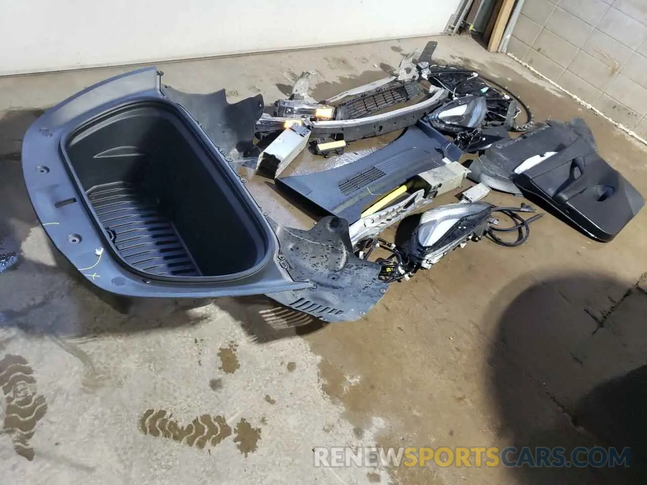 13 Photograph of a damaged car 5YJYGDEF2MF134700 TESLA MODEL Y 2021