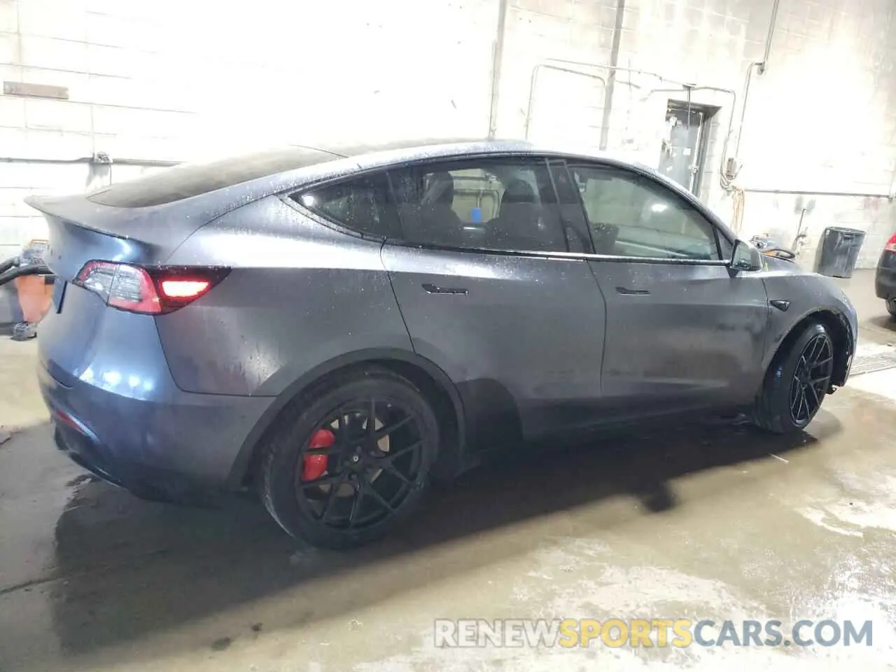 3 Photograph of a damaged car 5YJYGDEF2MF134700 TESLA MODEL Y 2021