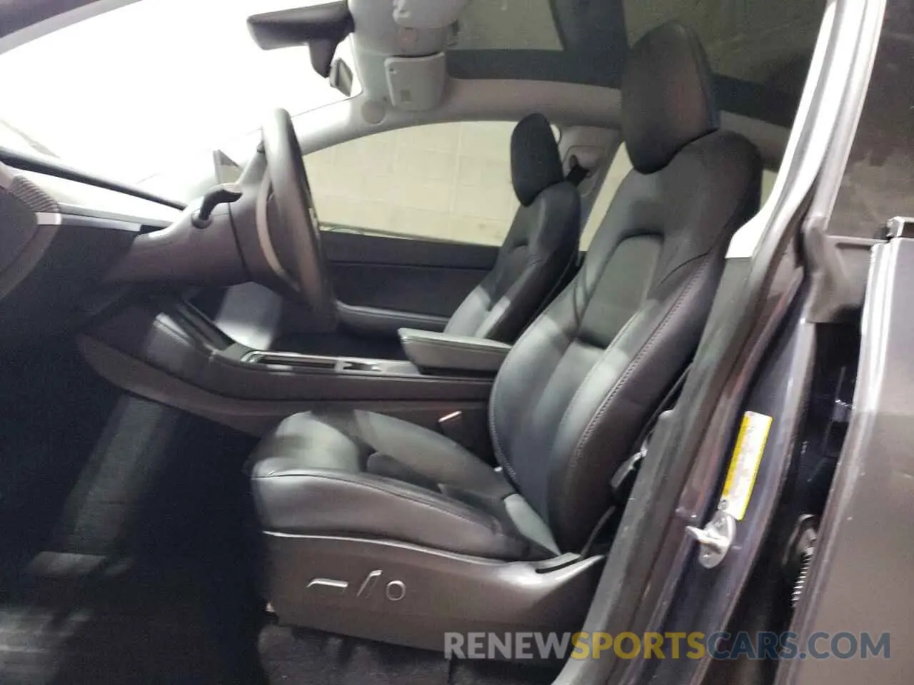 7 Photograph of a damaged car 5YJYGDEF2MF134700 TESLA MODEL Y 2021