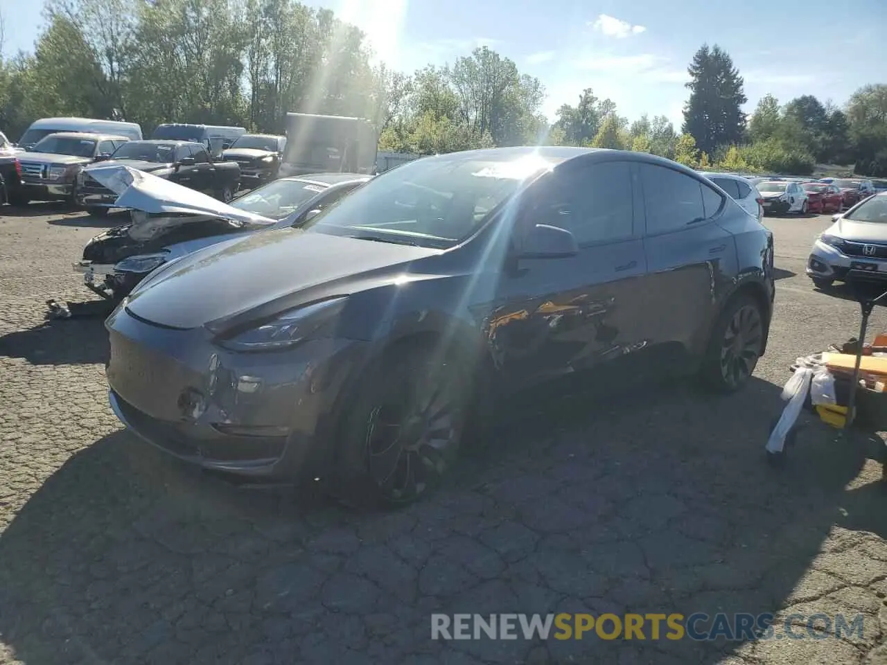 1 Photograph of a damaged car 5YJYGDEF2MF197103 TESLA MODEL Y 2021