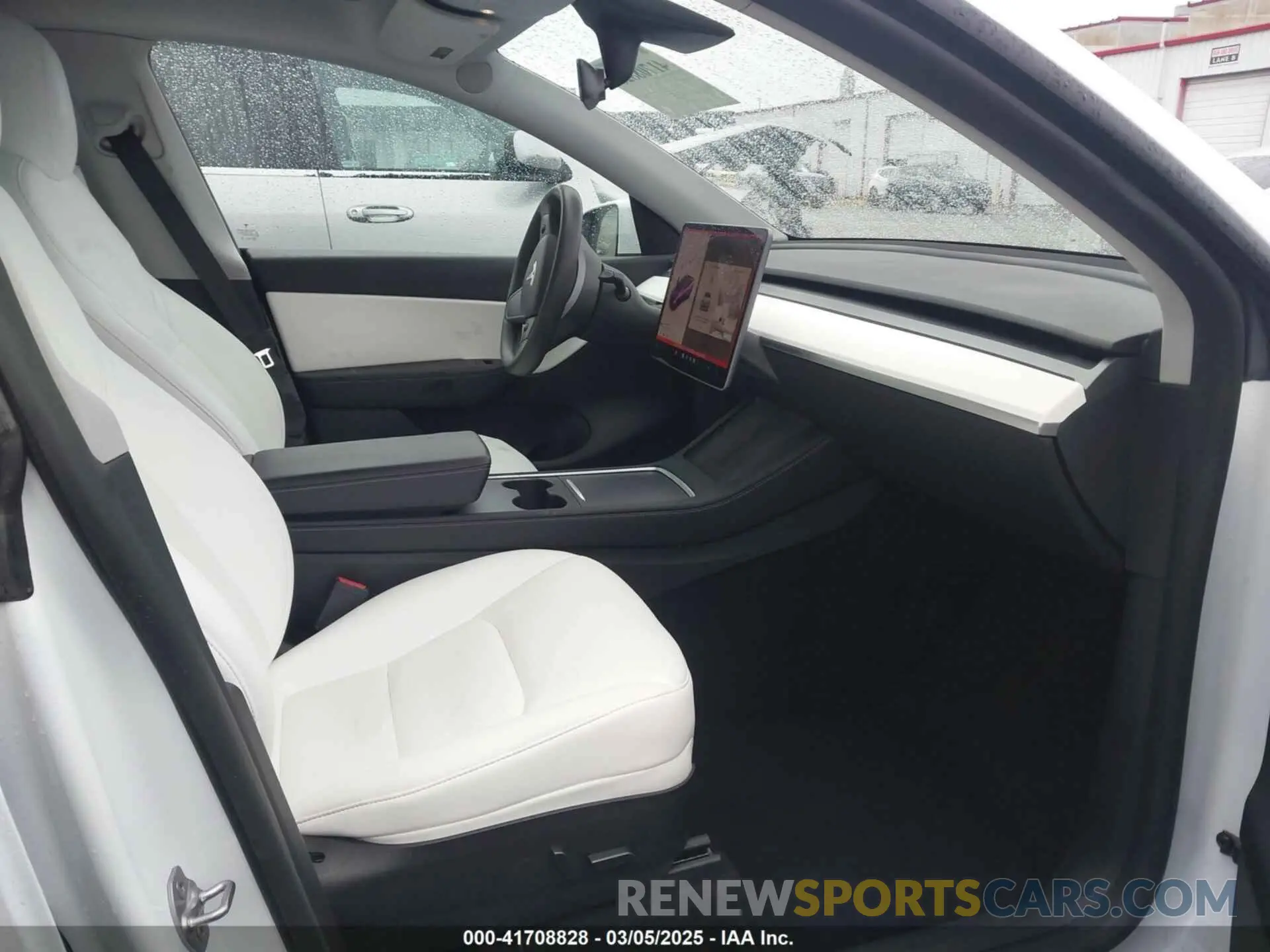 5 Photograph of a damaged car 5YJYGDEF2MF230374 TESLA MODEL Y 2021