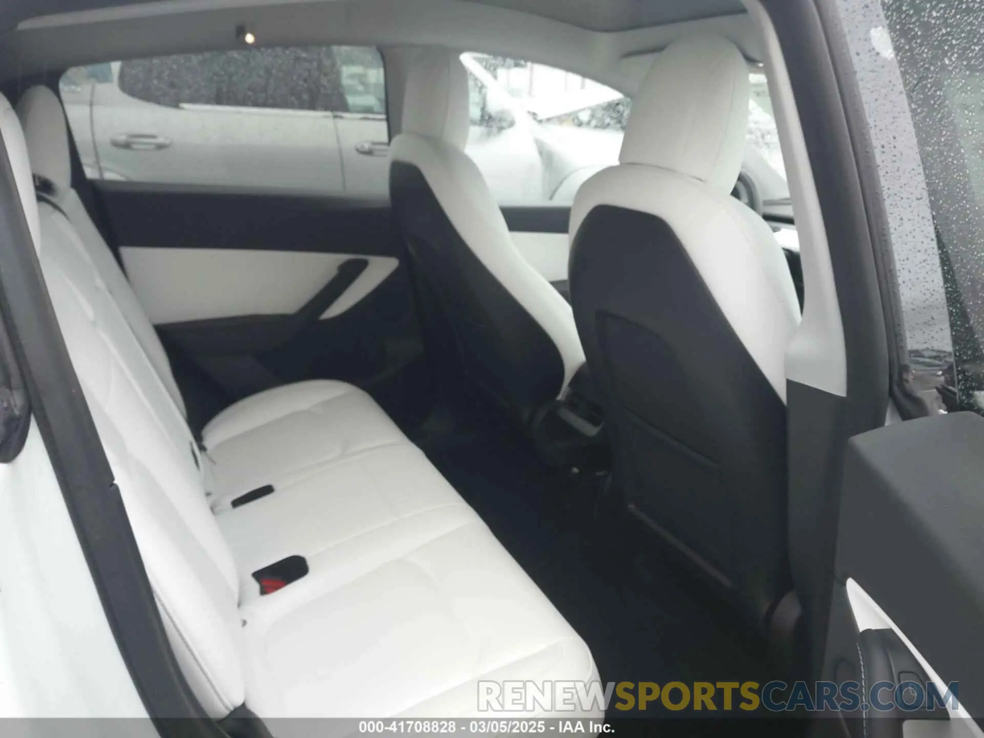 8 Photograph of a damaged car 5YJYGDEF2MF230374 TESLA MODEL Y 2021