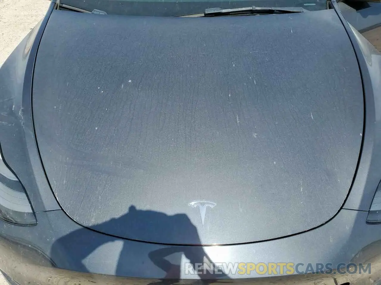 12 Photograph of a damaged car 5YJYGDEF3MF215835 TESLA MODEL Y 2021