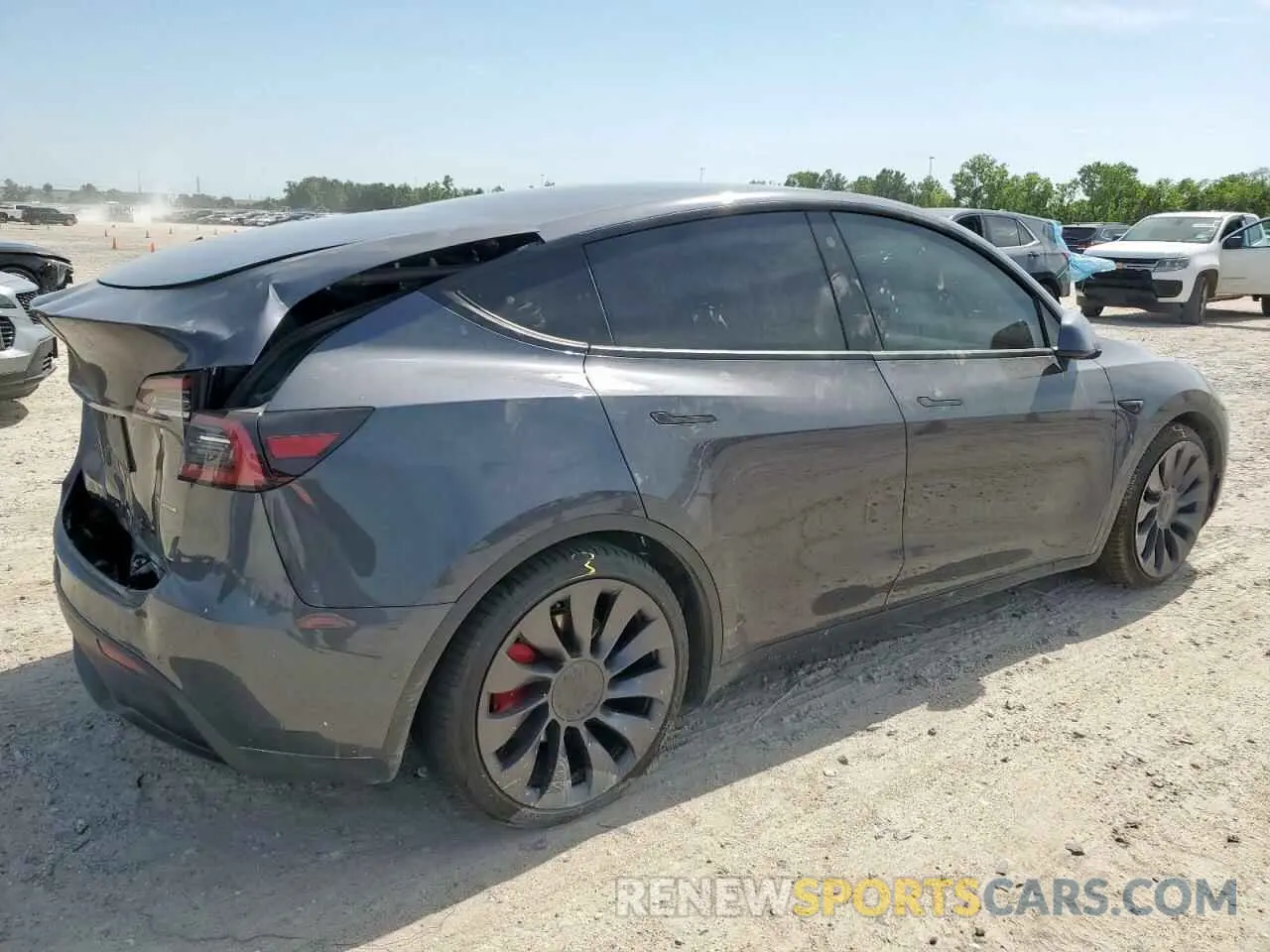 3 Photograph of a damaged car 5YJYGDEF3MF215835 TESLA MODEL Y 2021