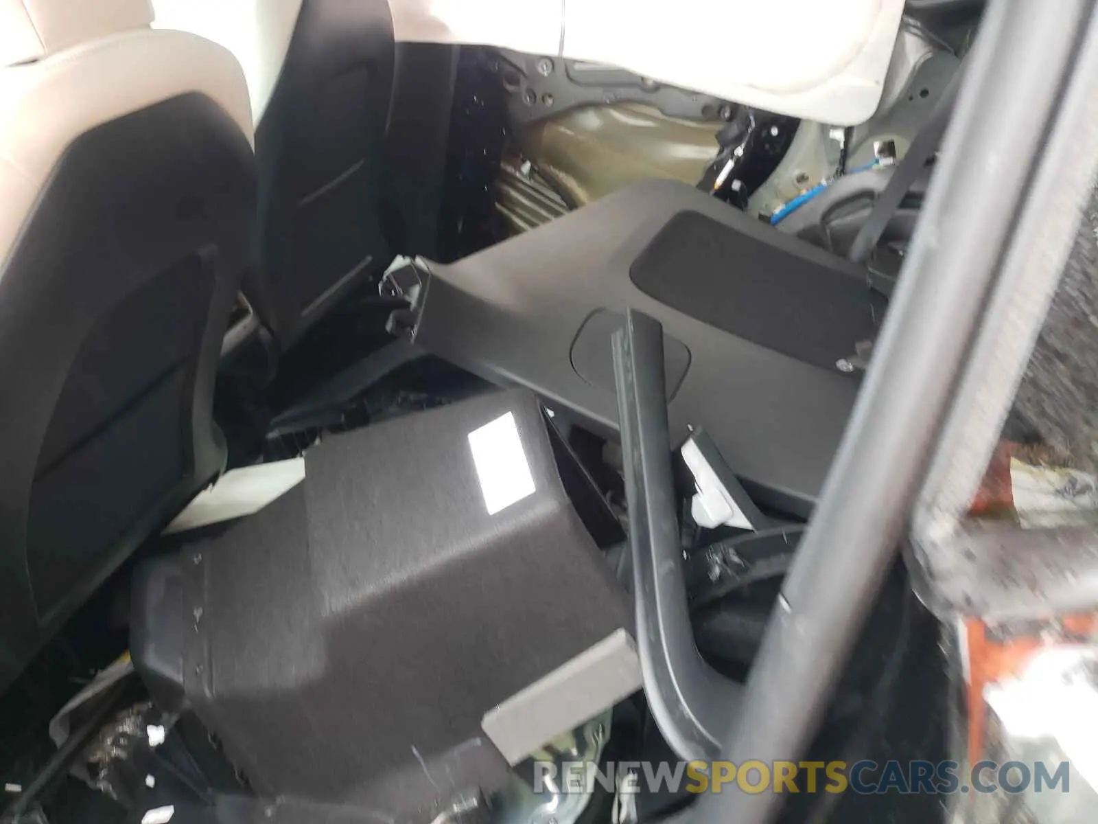6 Photograph of a damaged car 5YJYGDEF3MF242999 TESLA MODEL Y 2021