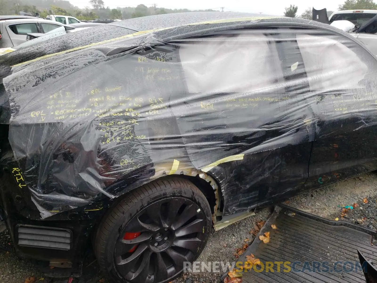 9 Photograph of a damaged car 5YJYGDEF3MF242999 TESLA MODEL Y 2021