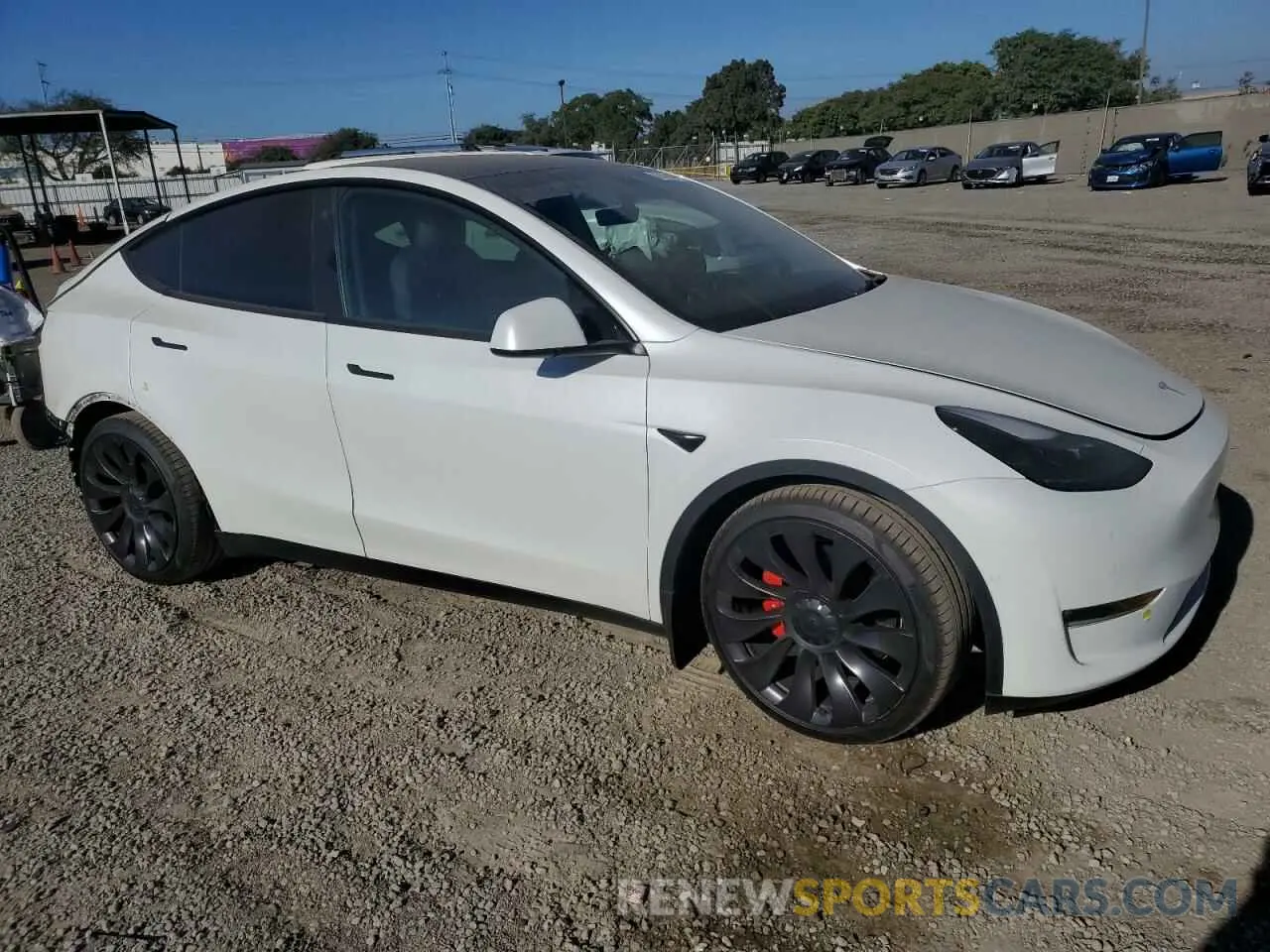 4 Photograph of a damaged car 5YJYGDEF3MF262301 TESLA MODEL Y 2021