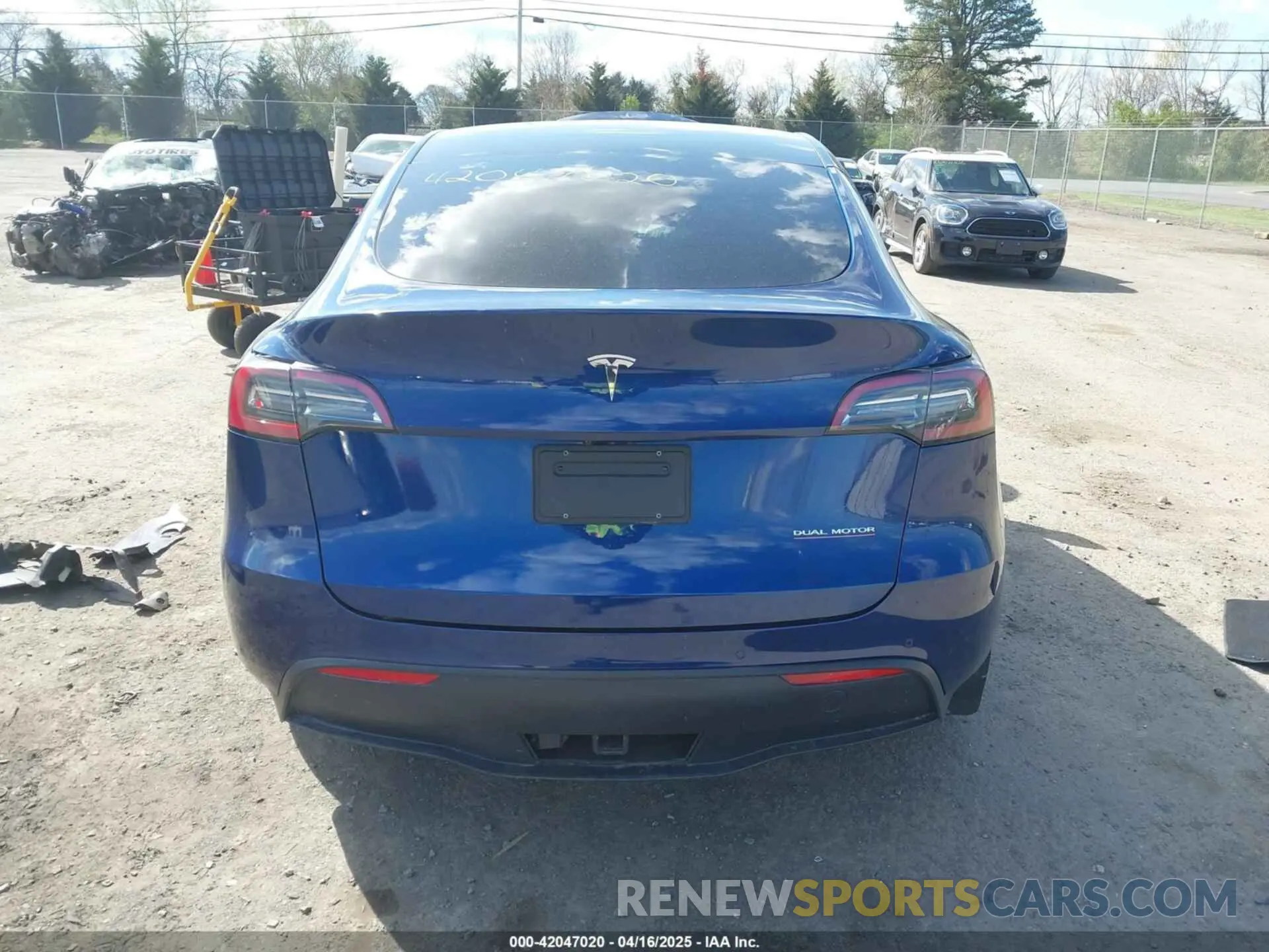 15 Photograph of a damaged car 5YJYGDEF4MF230487 TESLA MODEL Y 2021
