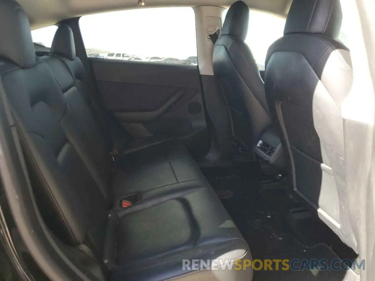 10 Photograph of a damaged car 5YJYGDEF4MF272481 TESLA MODEL Y 2021