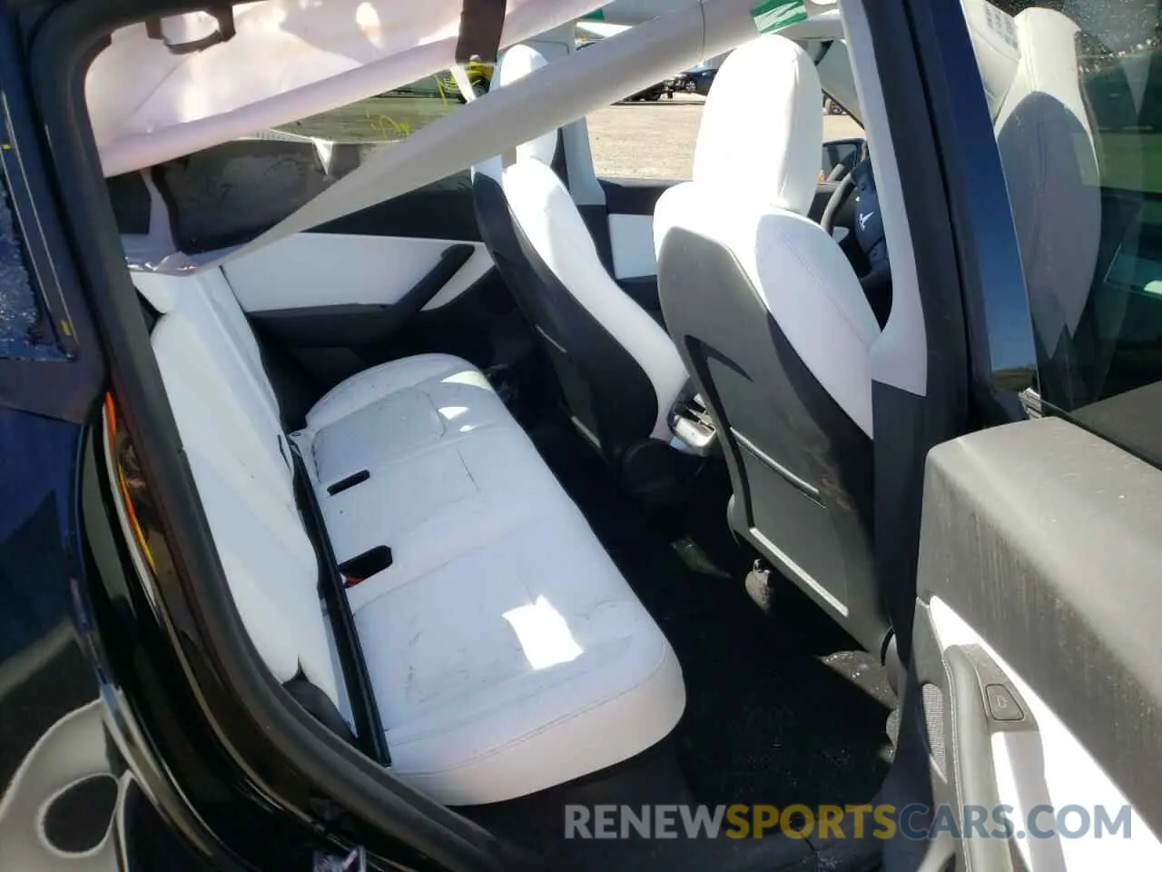 6 Photograph of a damaged car 5YJYGDEF4MF303924 TESLA MODEL Y 2021