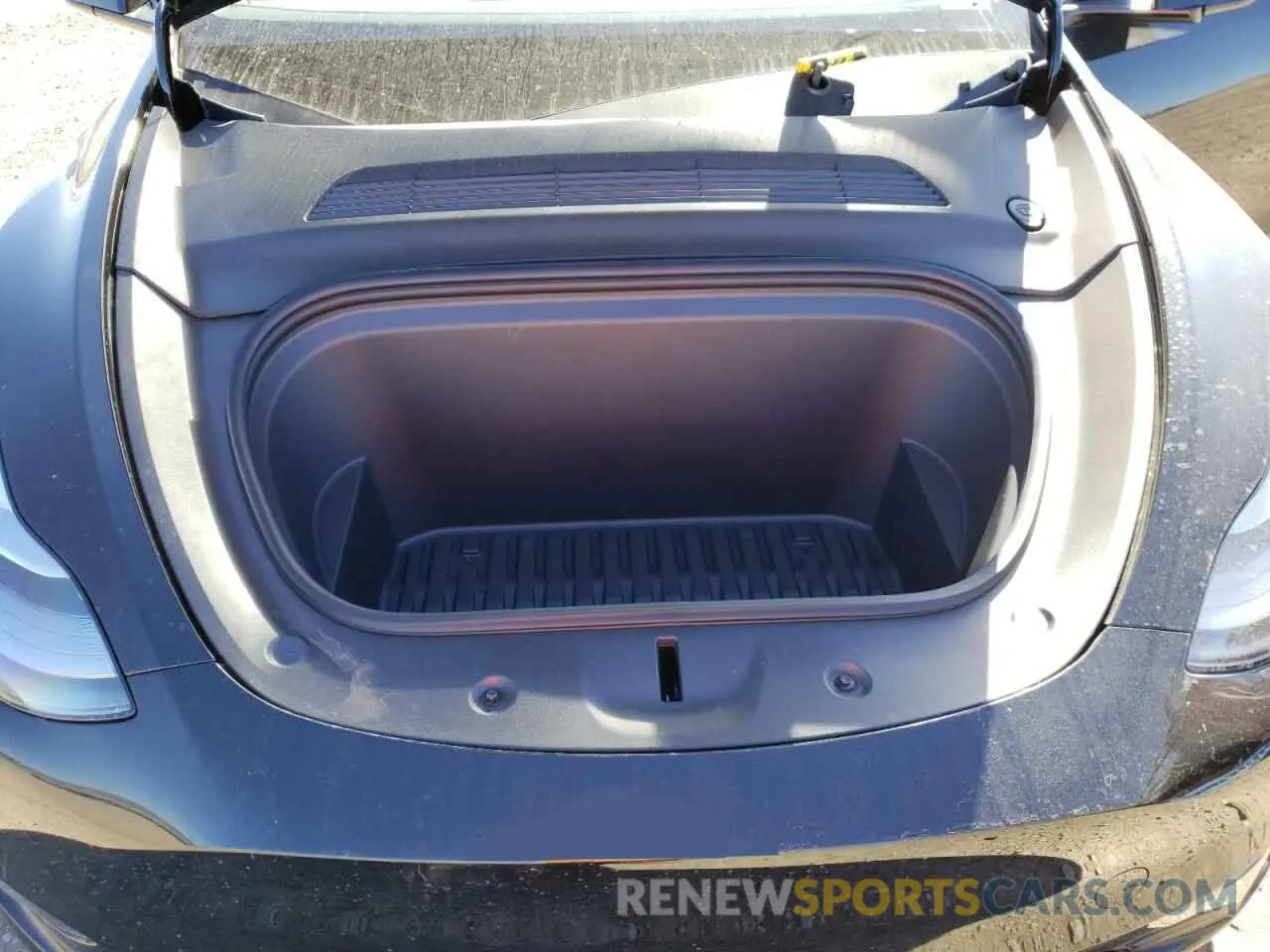 7 Photograph of a damaged car 5YJYGDEF4MF303924 TESLA MODEL Y 2021