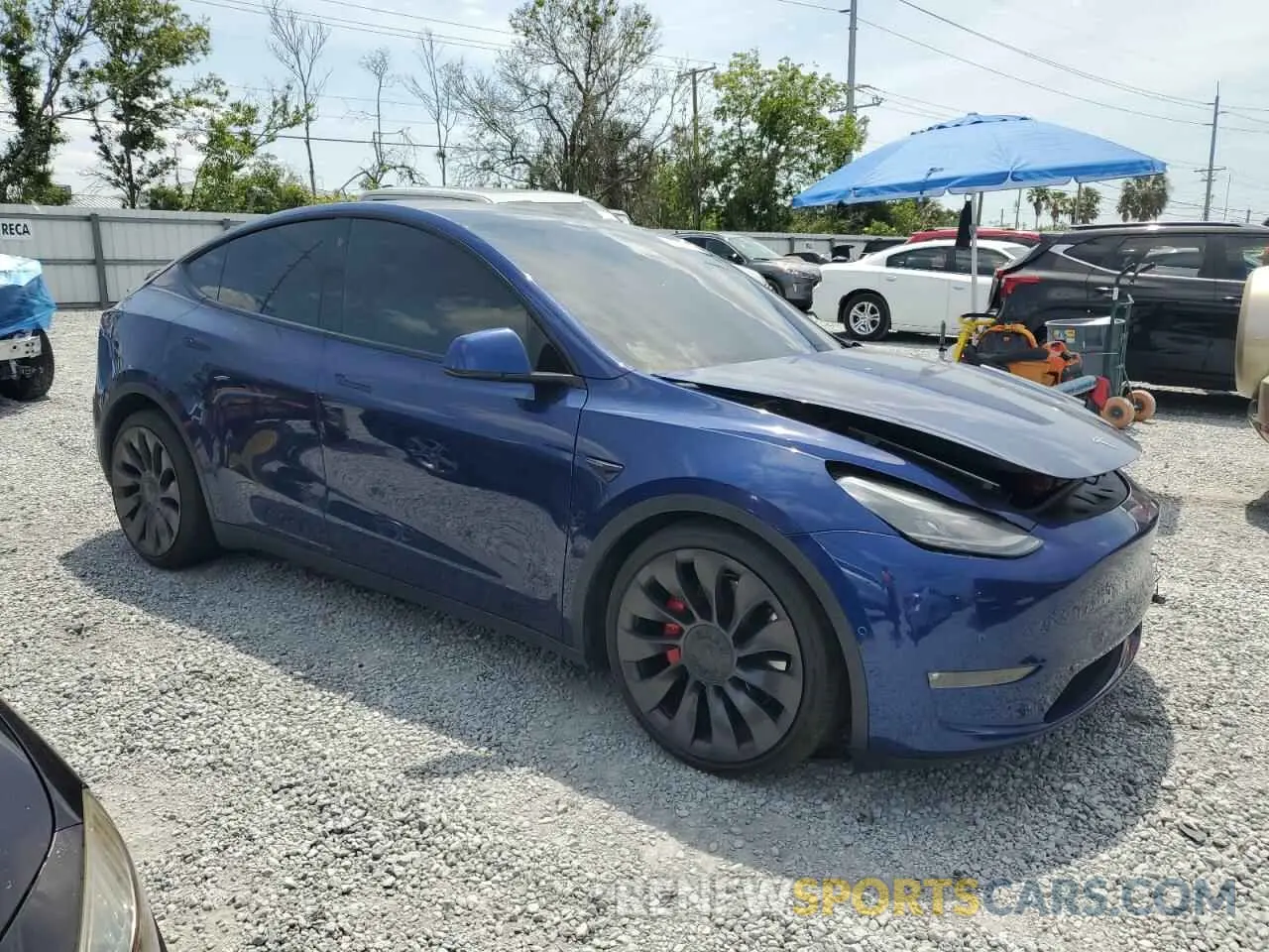 4 Photograph of a damaged car 5YJYGDEF5MF194681 TESLA MODEL Y 2021
