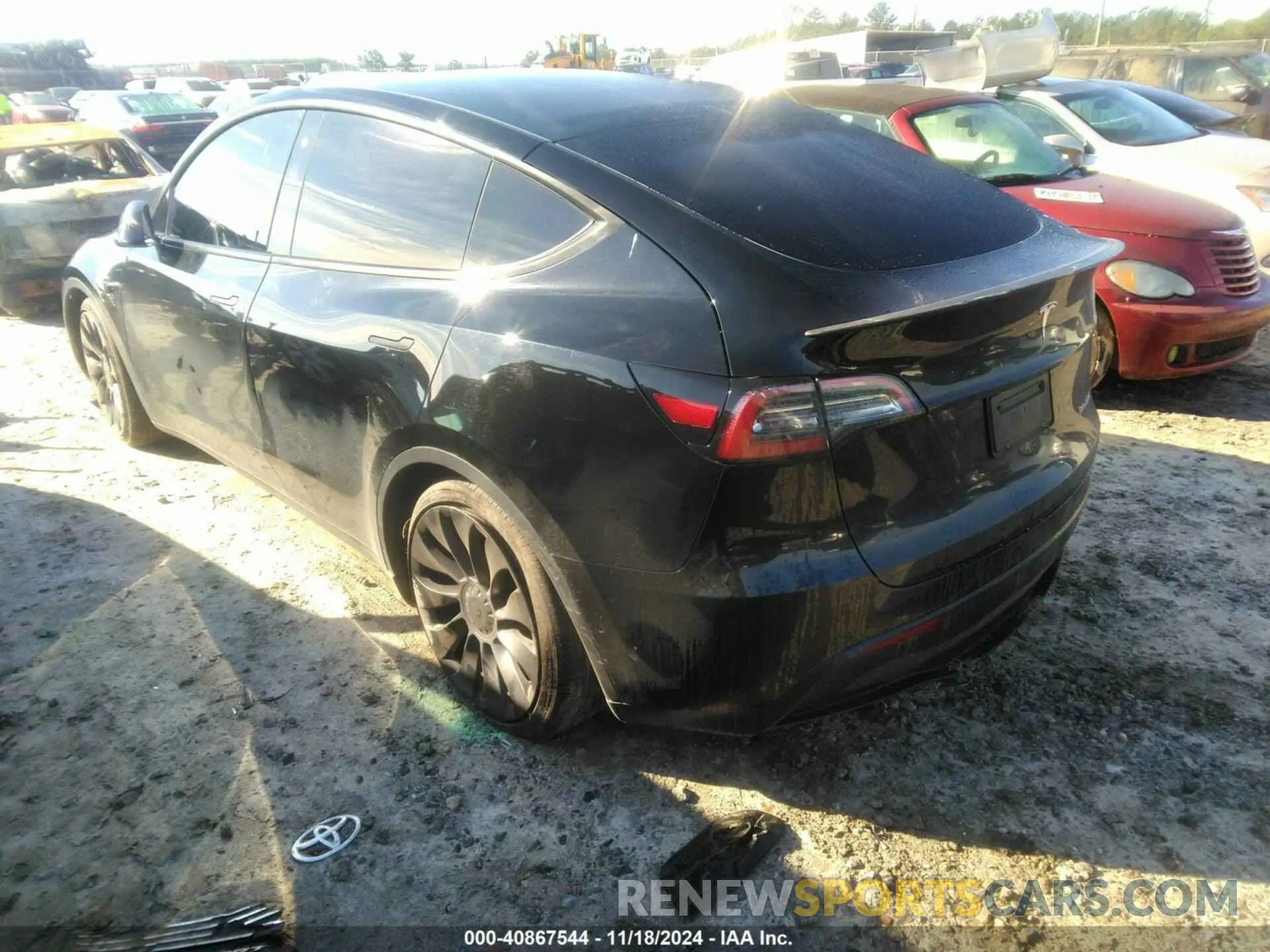 3 Photograph of a damaged car 5YJYGDEF5MF197273 TESLA MODEL Y 2021