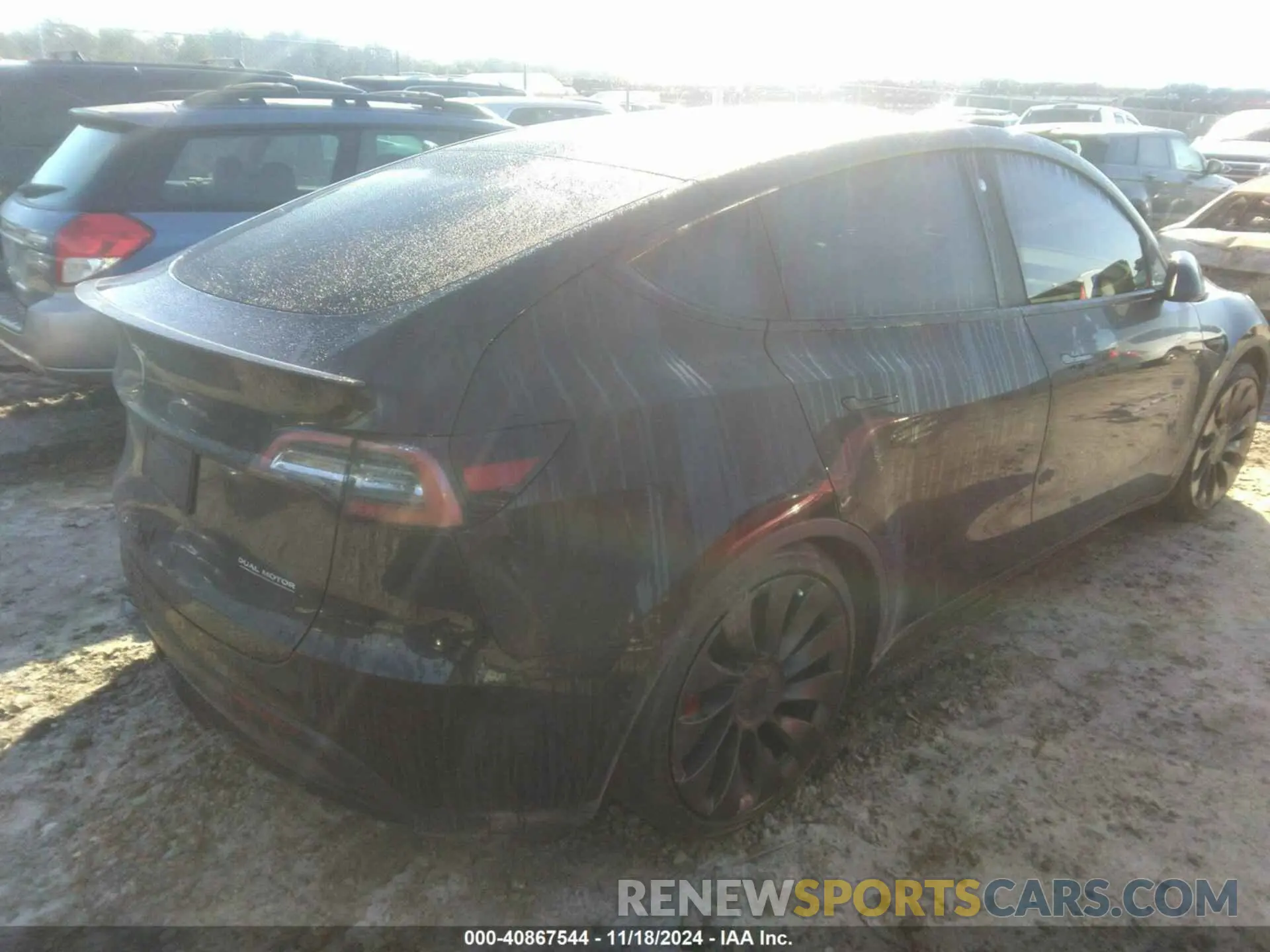 4 Photograph of a damaged car 5YJYGDEF5MF197273 TESLA MODEL Y 2021