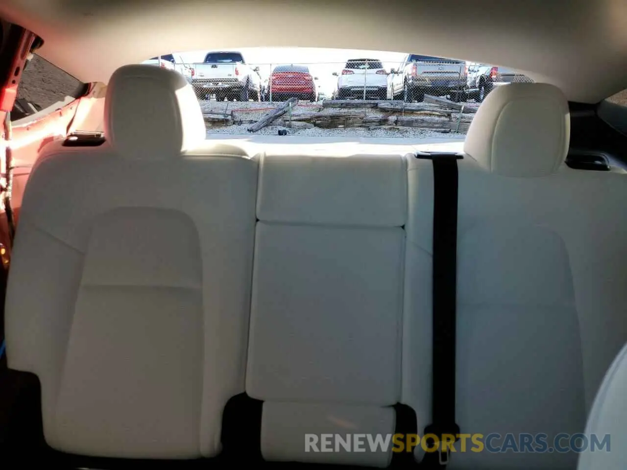 10 Photograph of a damaged car 5YJYGDEF5MF215562 TESLA MODEL Y 2021