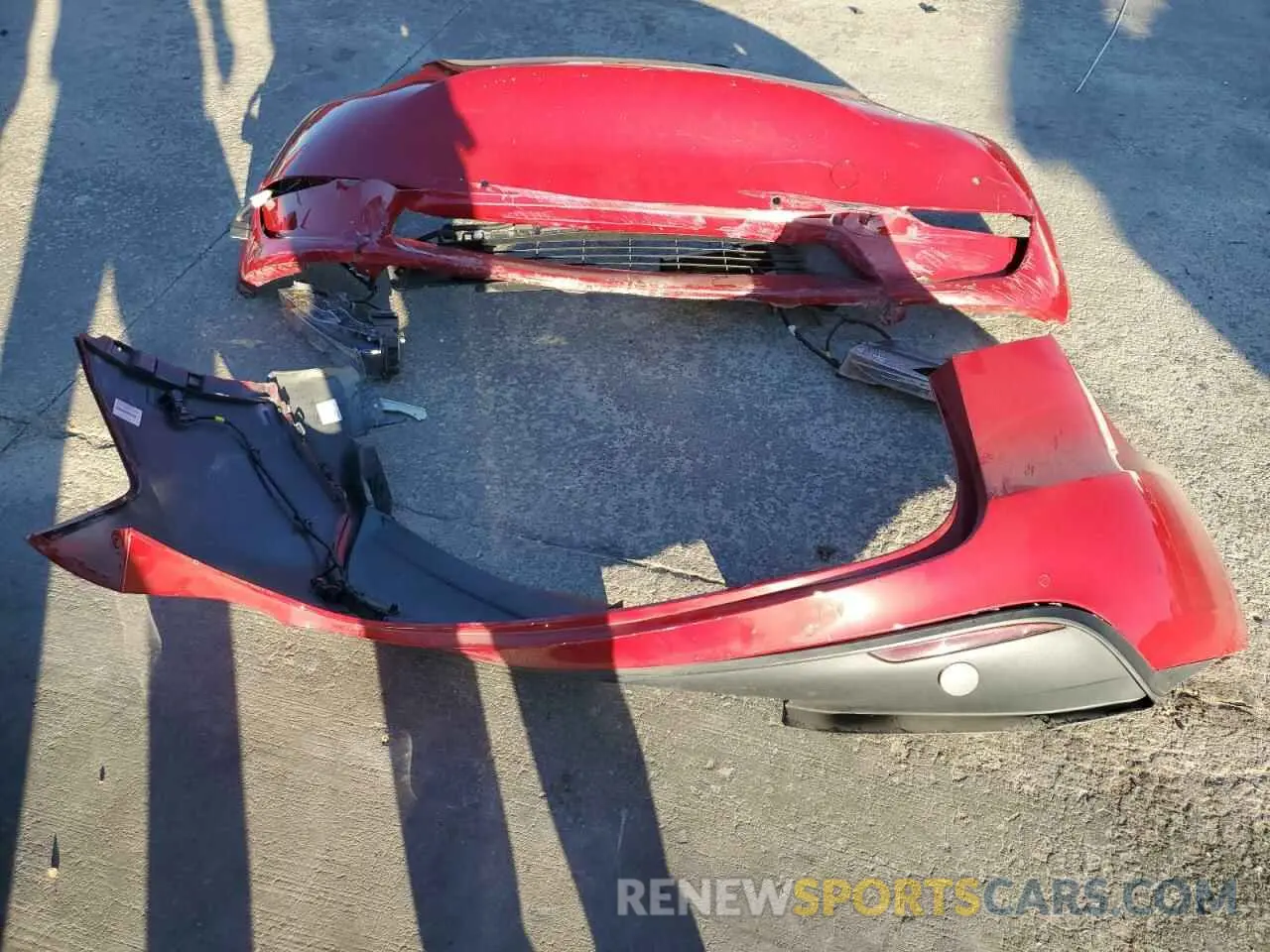 15 Photograph of a damaged car 5YJYGDEF5MF215562 TESLA MODEL Y 2021