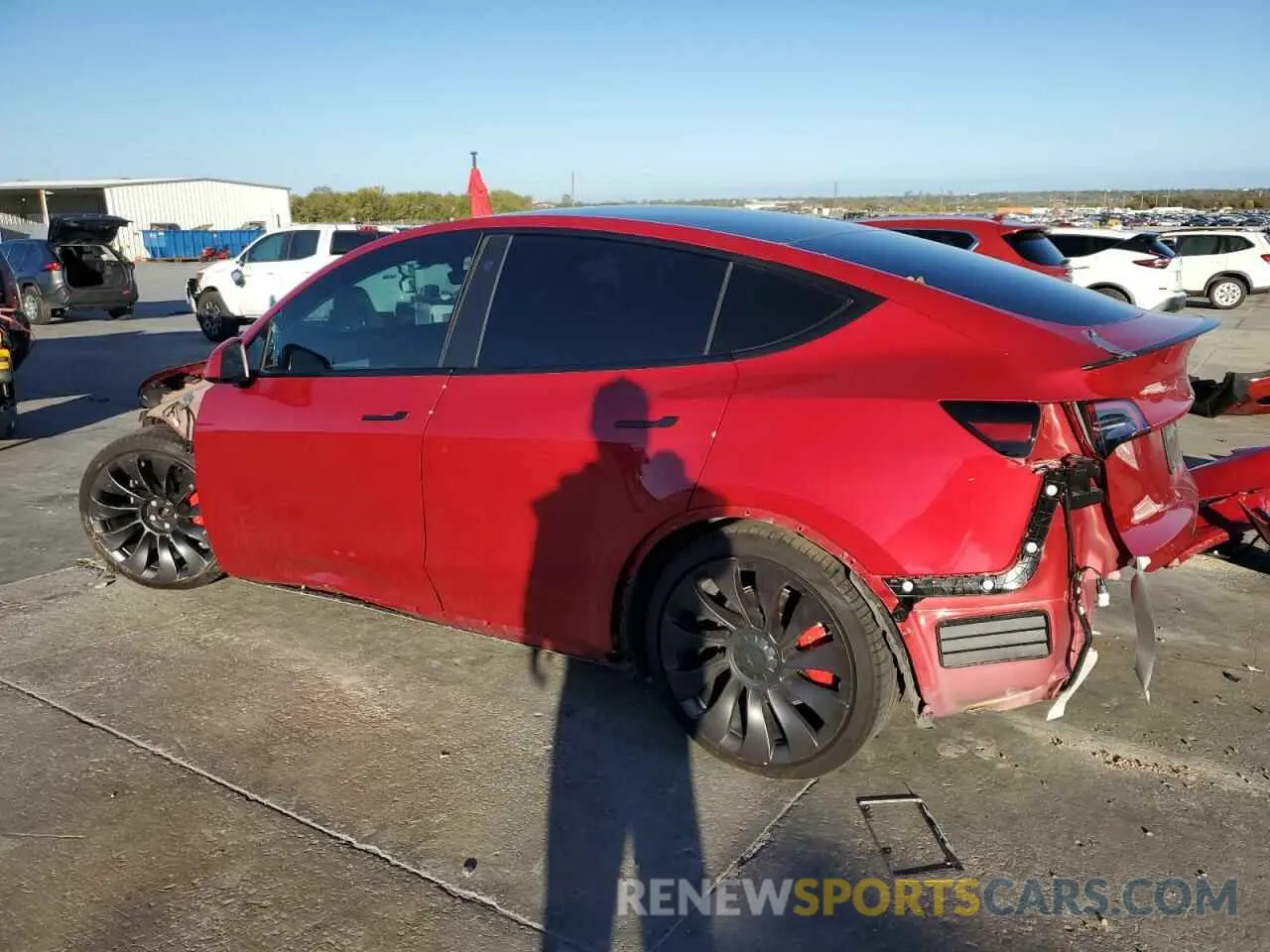 2 Photograph of a damaged car 5YJYGDEF5MF215562 TESLA MODEL Y 2021