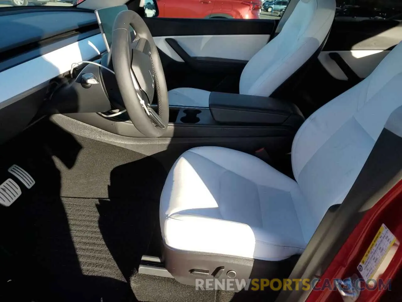 7 Photograph of a damaged car 5YJYGDEF5MF215562 TESLA MODEL Y 2021