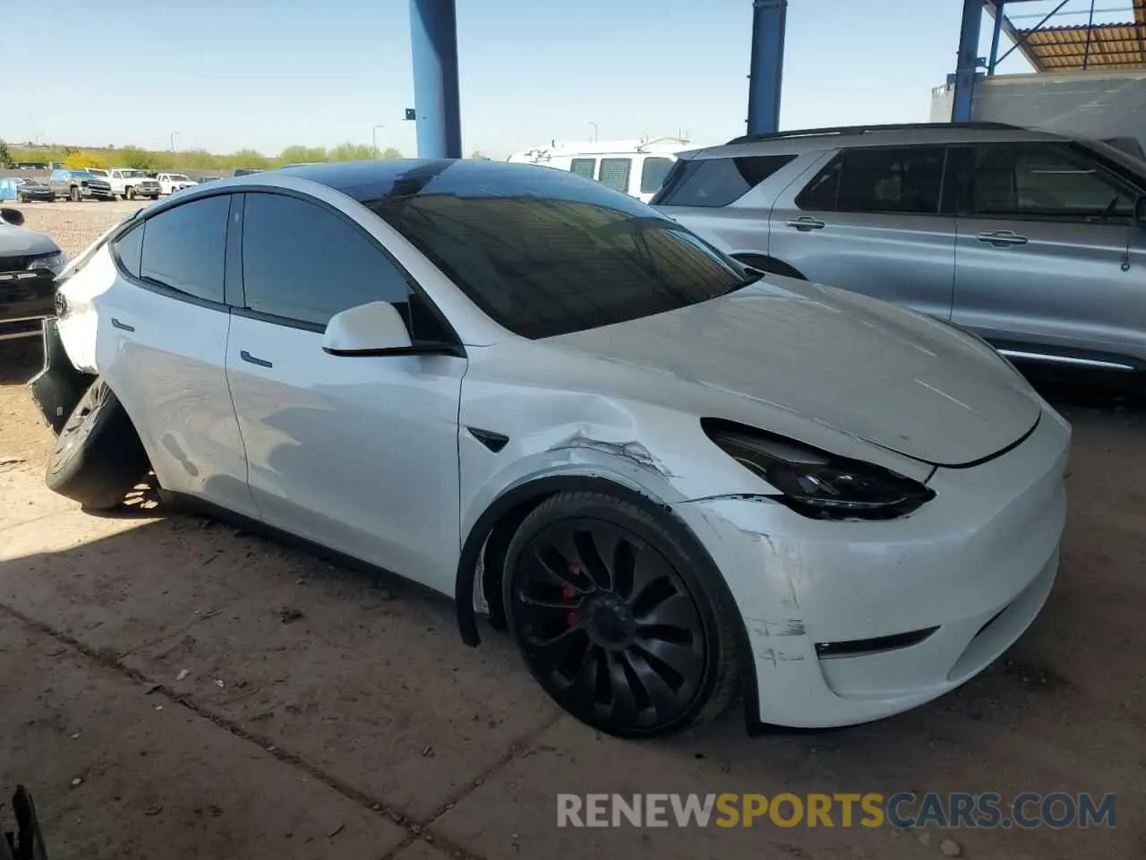 4 Photograph of a damaged car 5YJYGDEF5MF215870 TESLA MODEL Y 2021