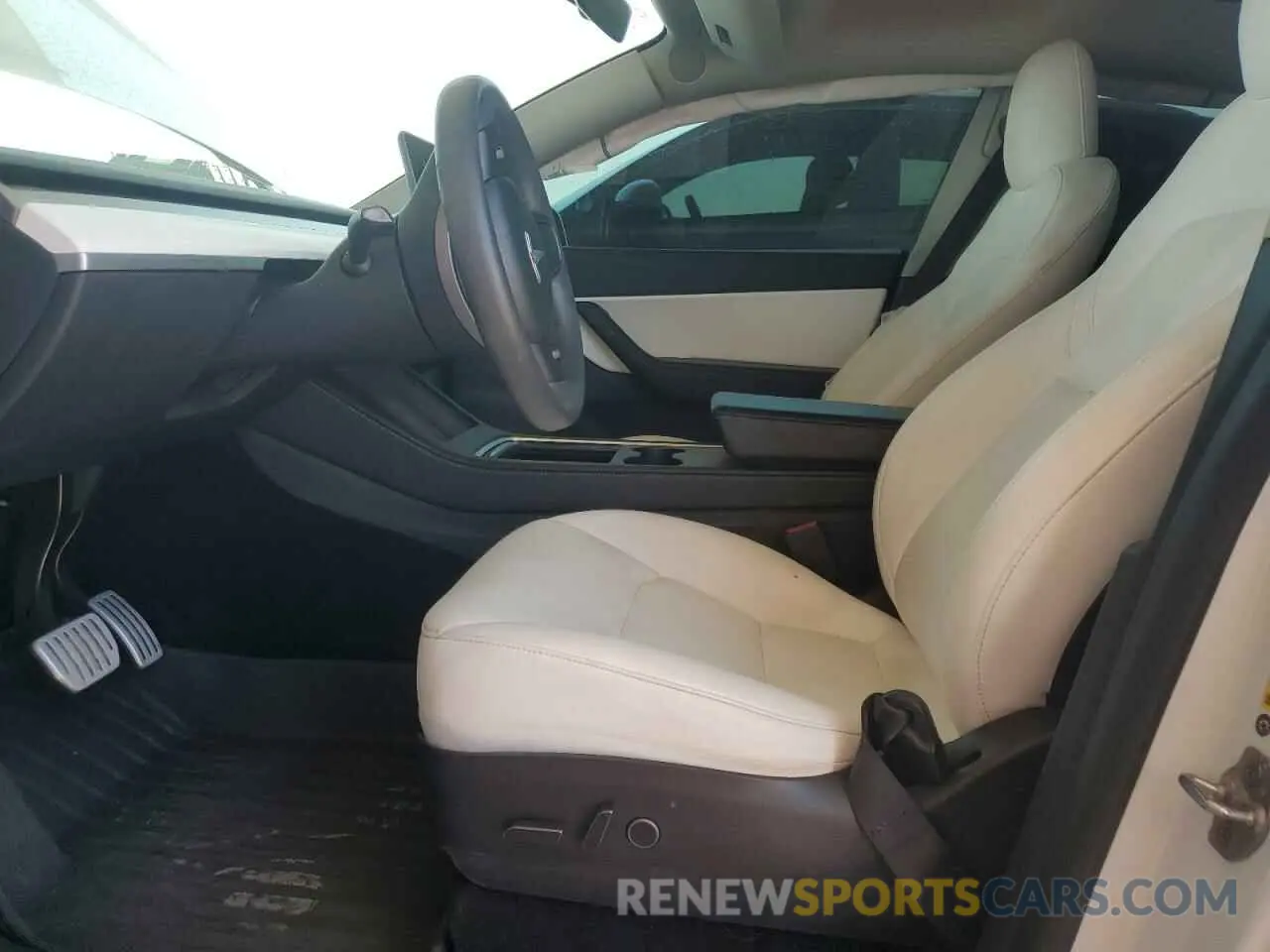 7 Photograph of a damaged car 5YJYGDEF5MF215870 TESLA MODEL Y 2021