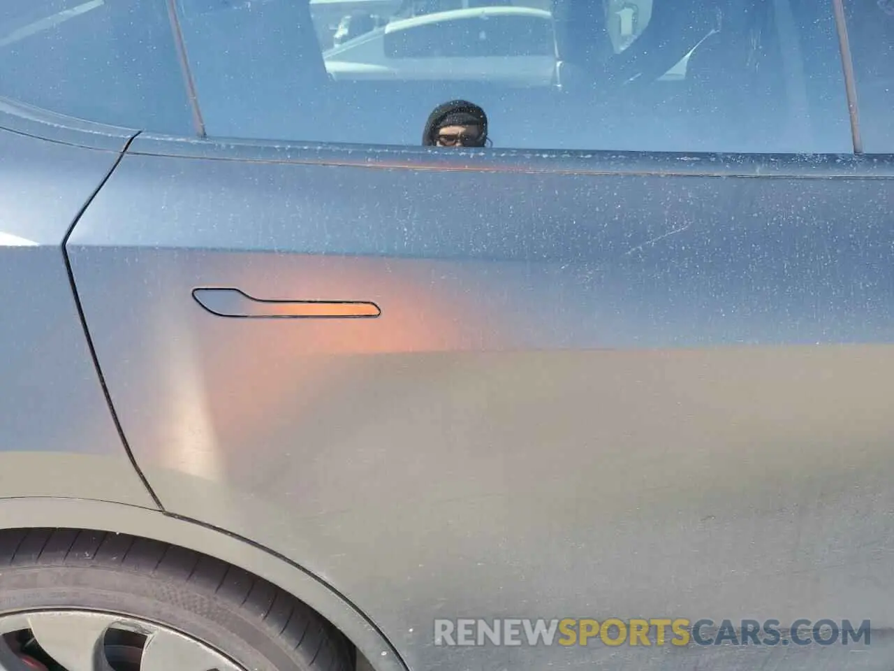 10 Photograph of a damaged car 5YJYGDEF5MF256225 TESLA MODEL Y 2021