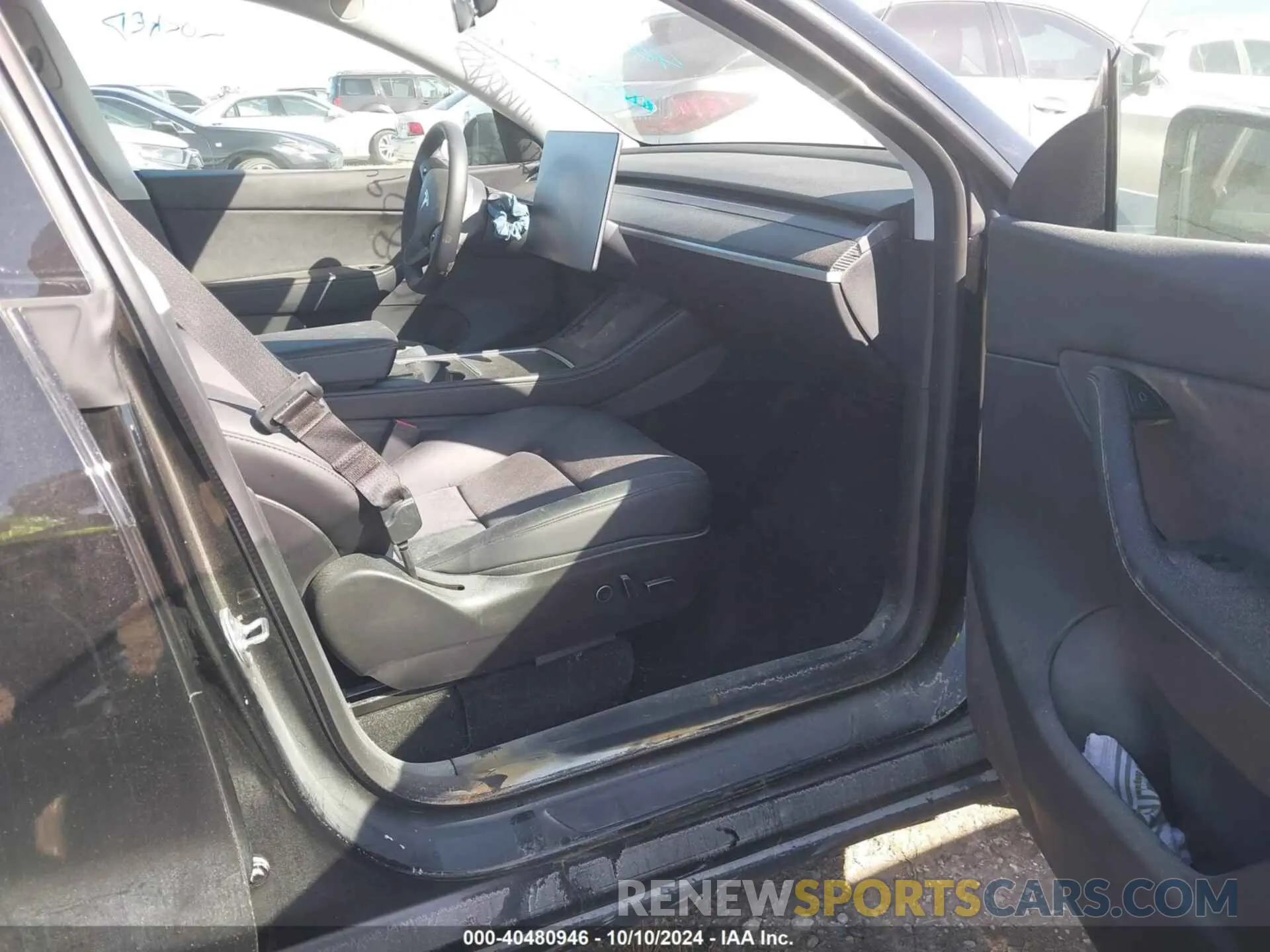 5 Photograph of a damaged car 5YJYGDEF7MF137656 TESLA MODEL Y 2021