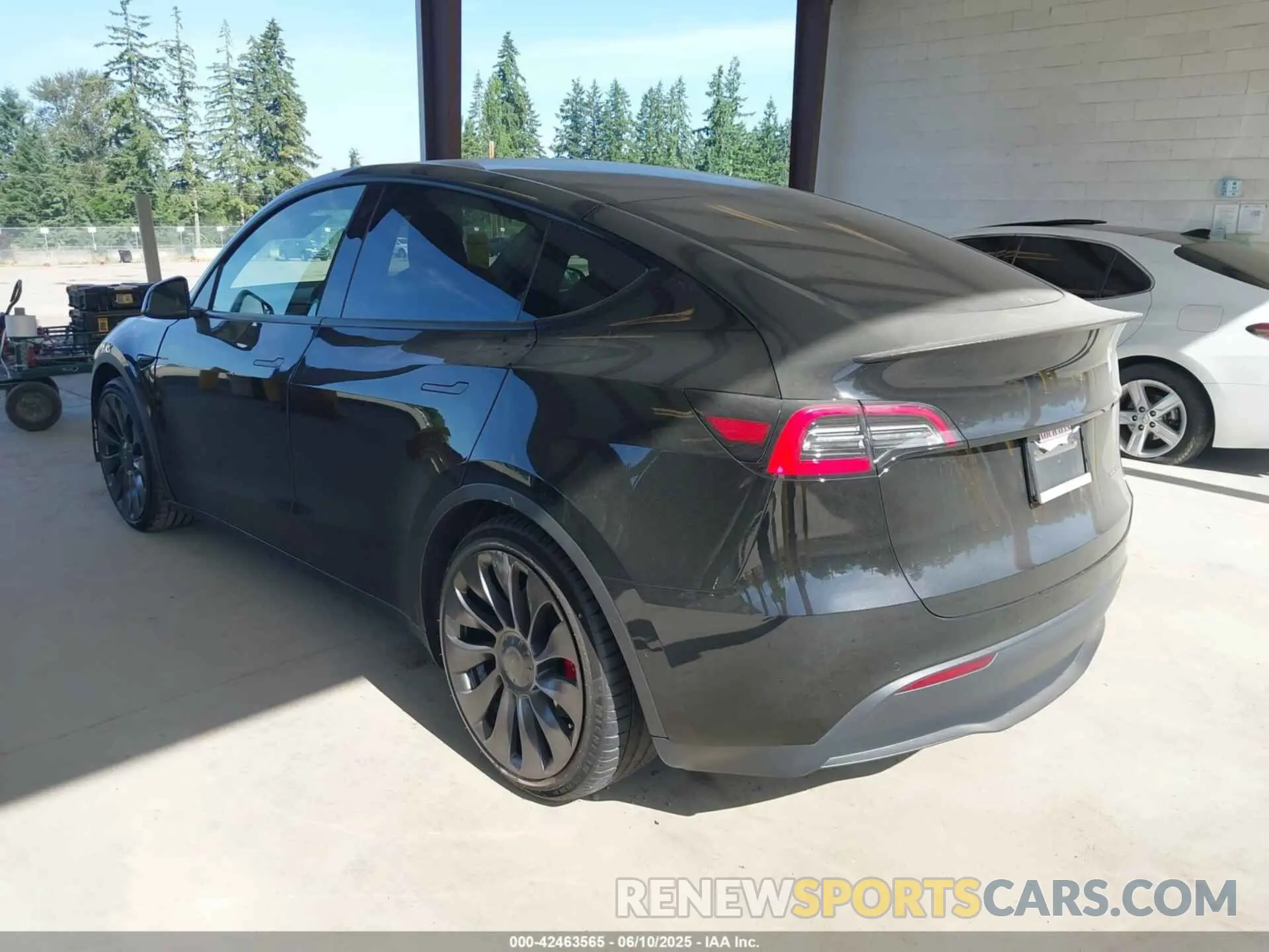 3 Photograph of a damaged car 5YJYGDEF8MF140887 TESLA MODEL Y 2021