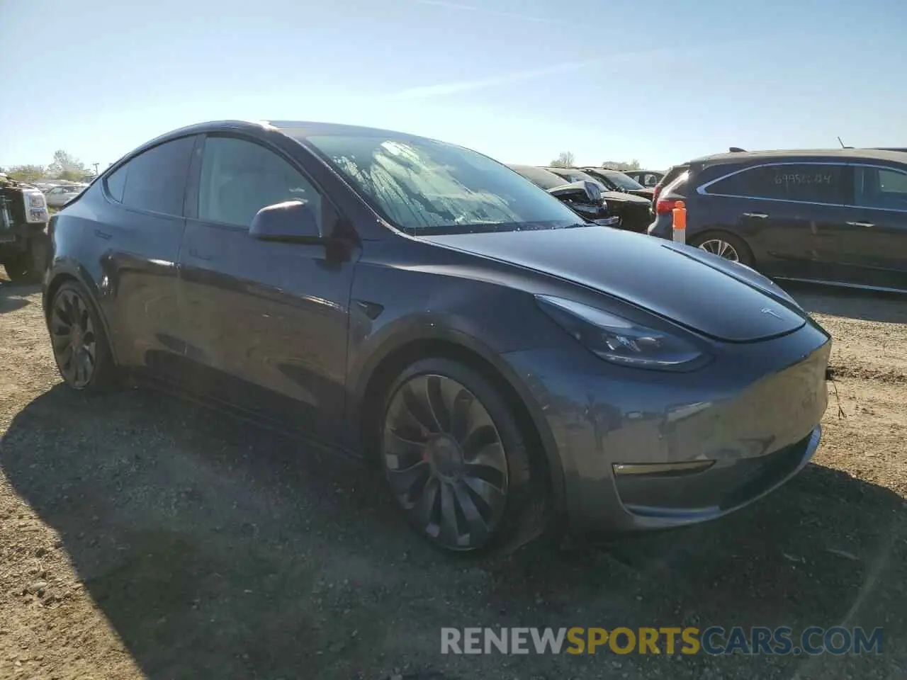 4 Photograph of a damaged car 5YJYGDEF8MF194786 TESLA MODEL Y 2021