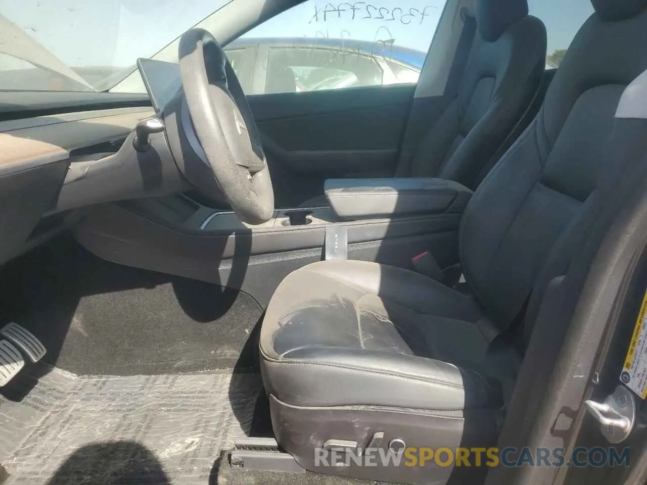 7 Photograph of a damaged car 5YJYGDEF8MF194786 TESLA MODEL Y 2021
