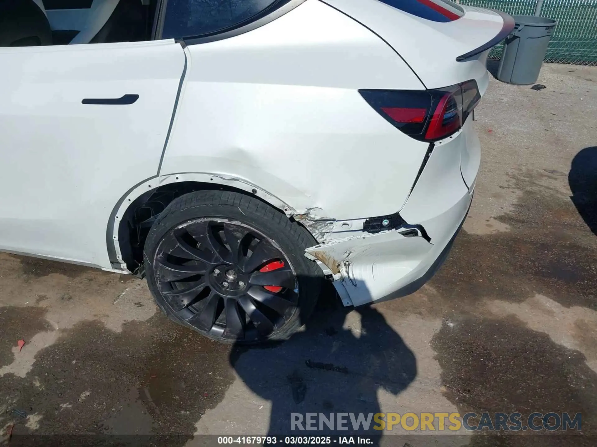 20 Photograph of a damaged car 5YJYGDEF8MF246658 TESLA MODEL Y 2021