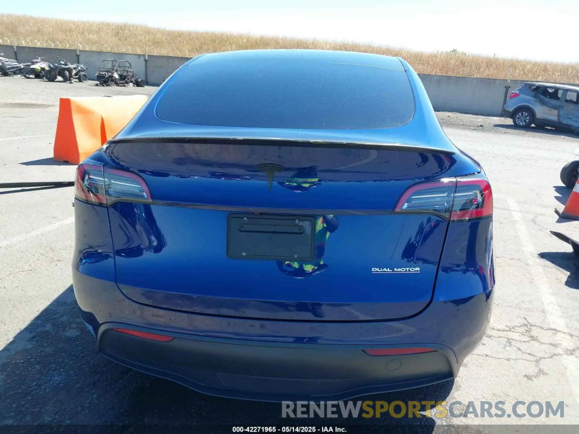 16 Фотография поврежденного автомобиля 5YJYGDEF8MF267574 TESLA MODEL Y 2021