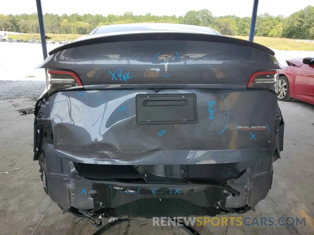 6 Photograph of a damaged car 5YJYGDEF9MF202104 TESLA MODEL Y 2021