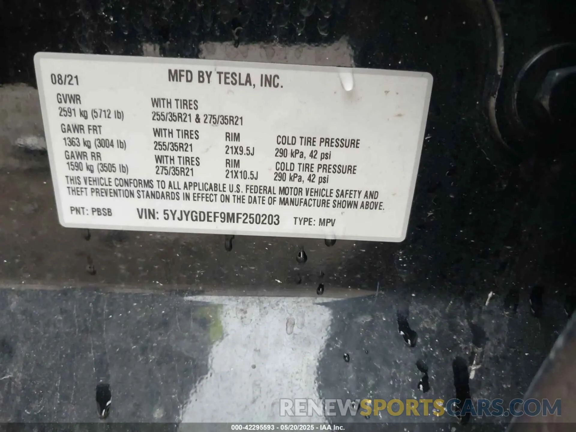 9 Photograph of a damaged car 5YJYGDEF9MF250203 TESLA MODEL Y 2021