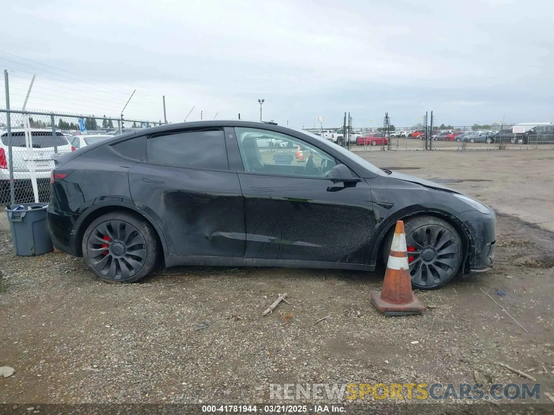 13 Фотография поврежденного автомобиля 5YJYGDEF9MF273884 TESLA MODEL Y 2021